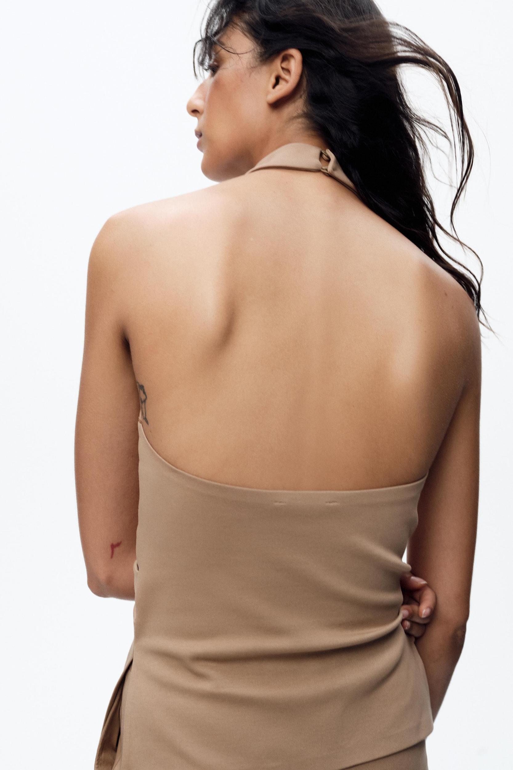 HALTER TOP Product Image