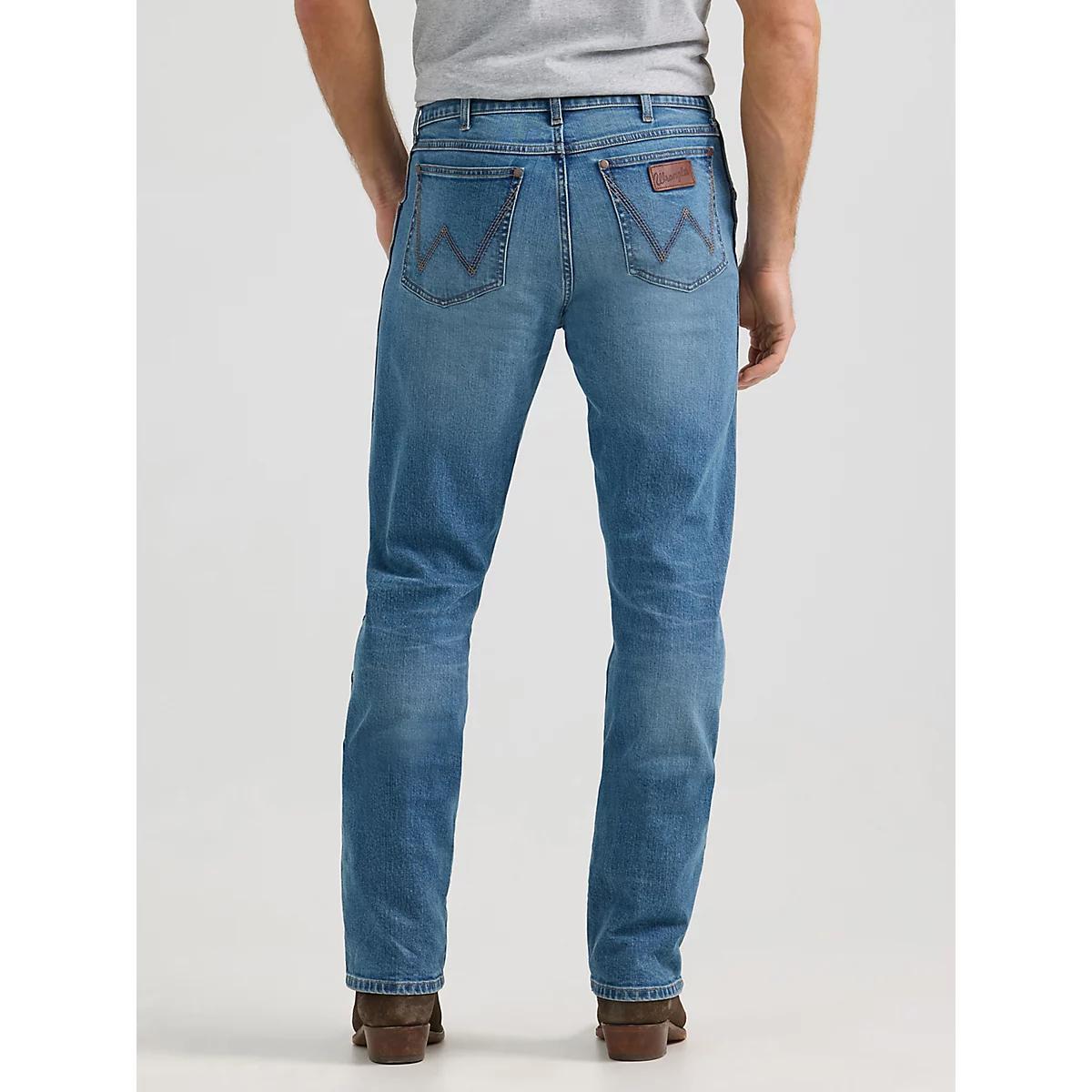 Men's Wrangler Retro® Slim Fit Straight Leg Jean in Phillips Product Image