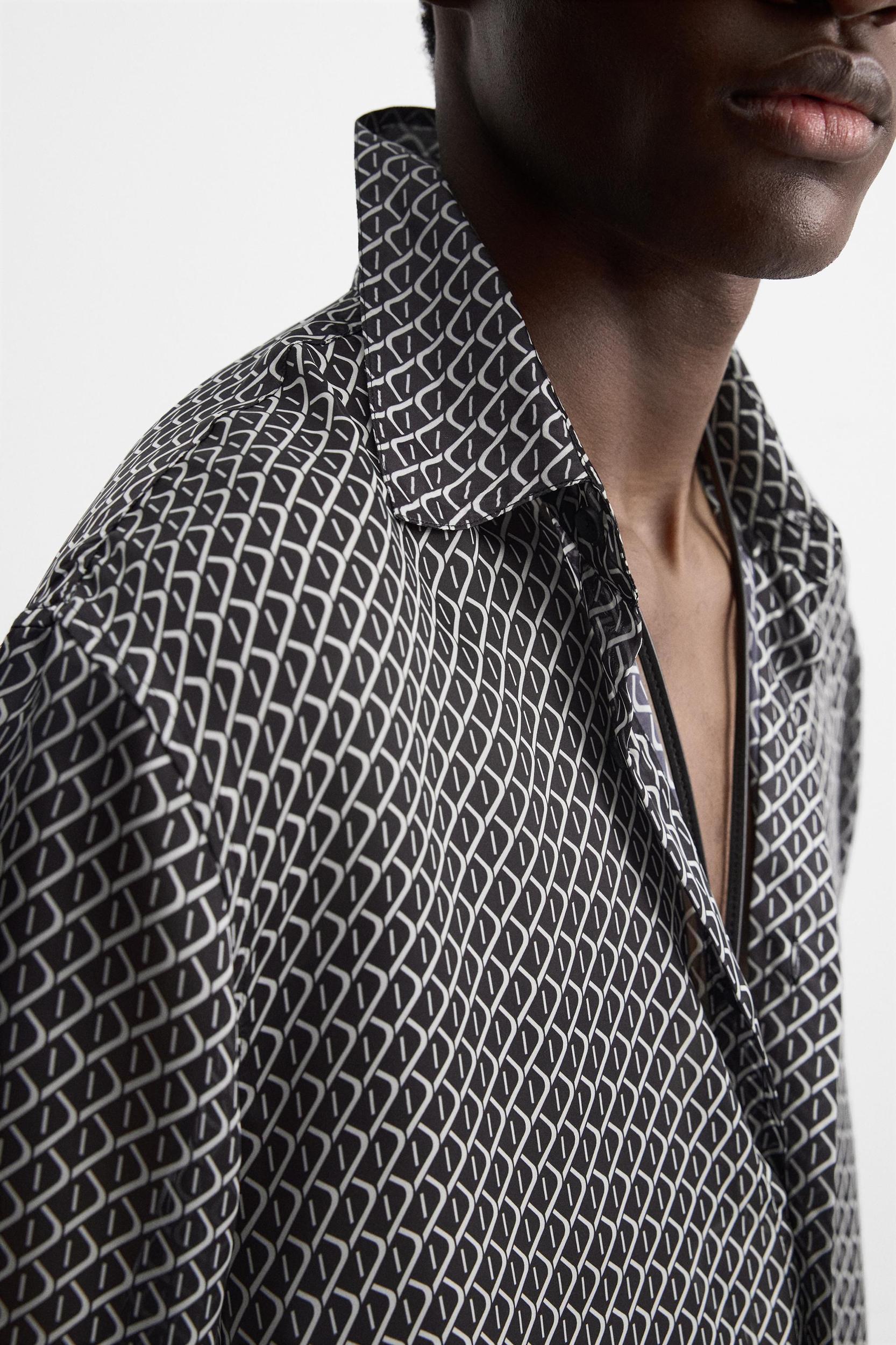 GEOMETRIC PRINT SHIRT Product Image