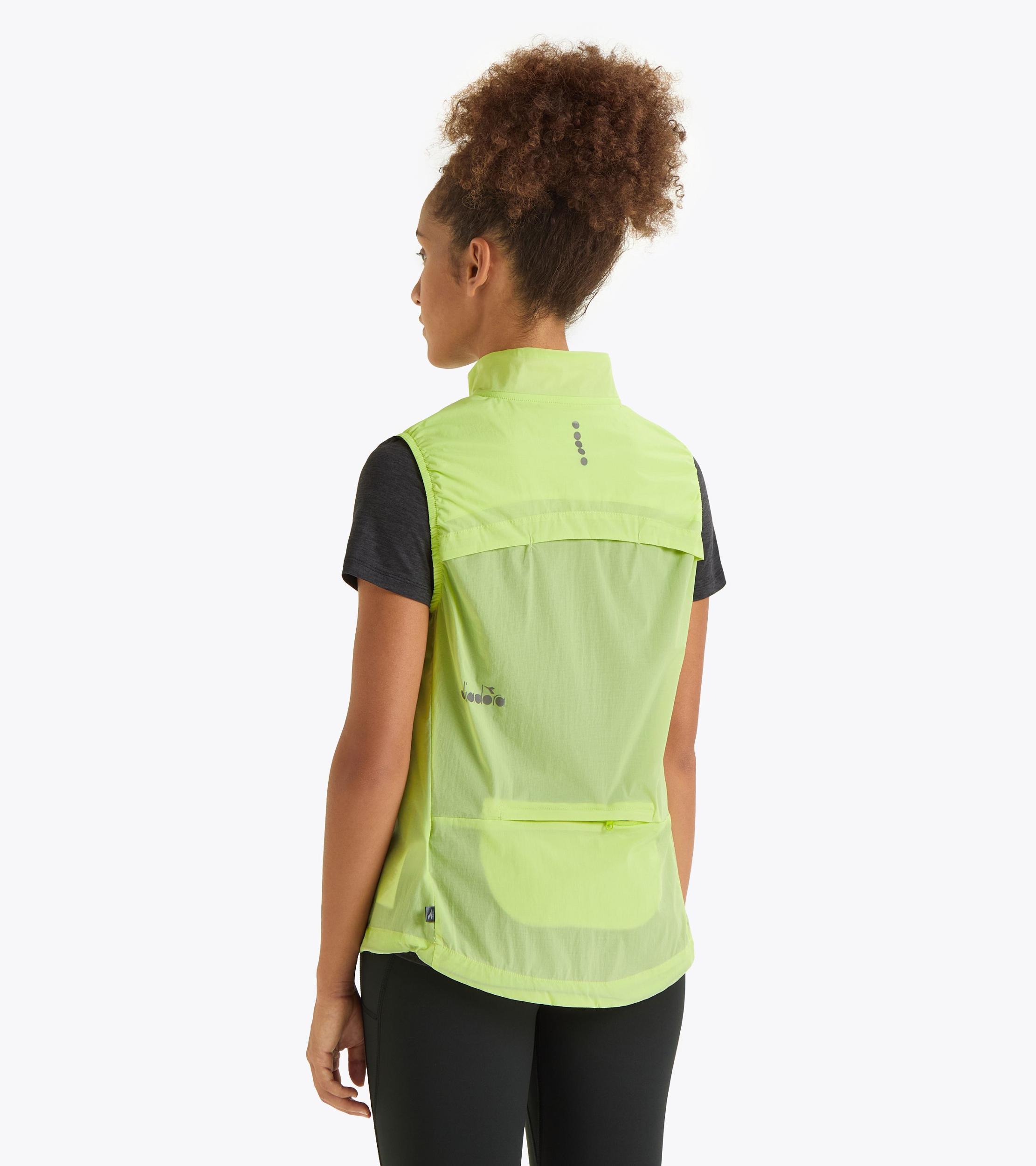 L. PACKABLE VEST Product Image