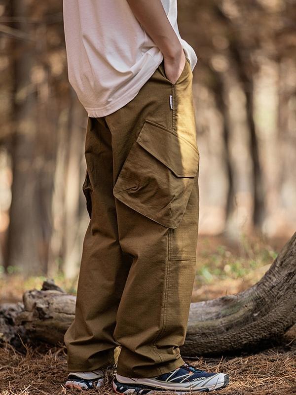 Men's Slanted Pocket Buckle Detail Cargo Pants Product Image