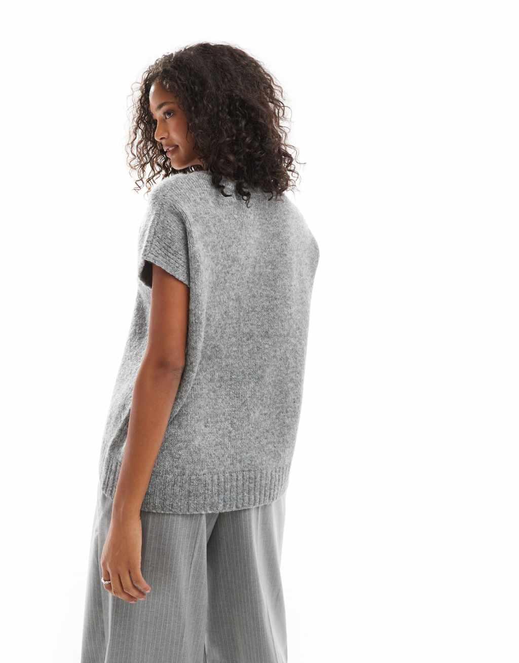 Threadbare v-neck knit vest in gray Product Image