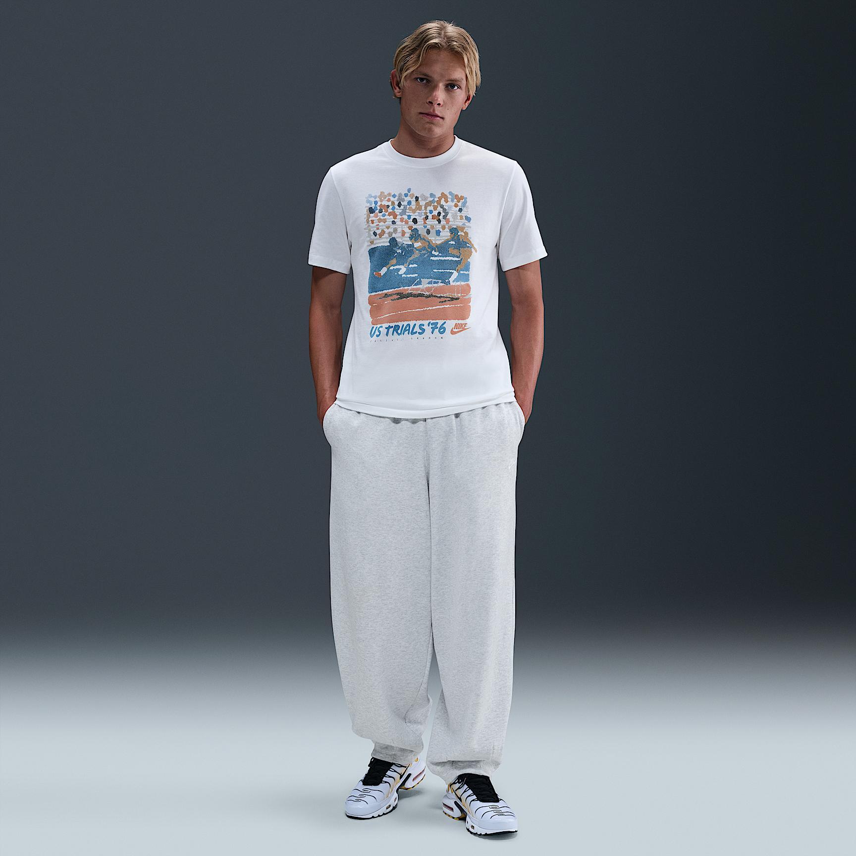 Nike Sportswear Men's T-Shirt Product Image