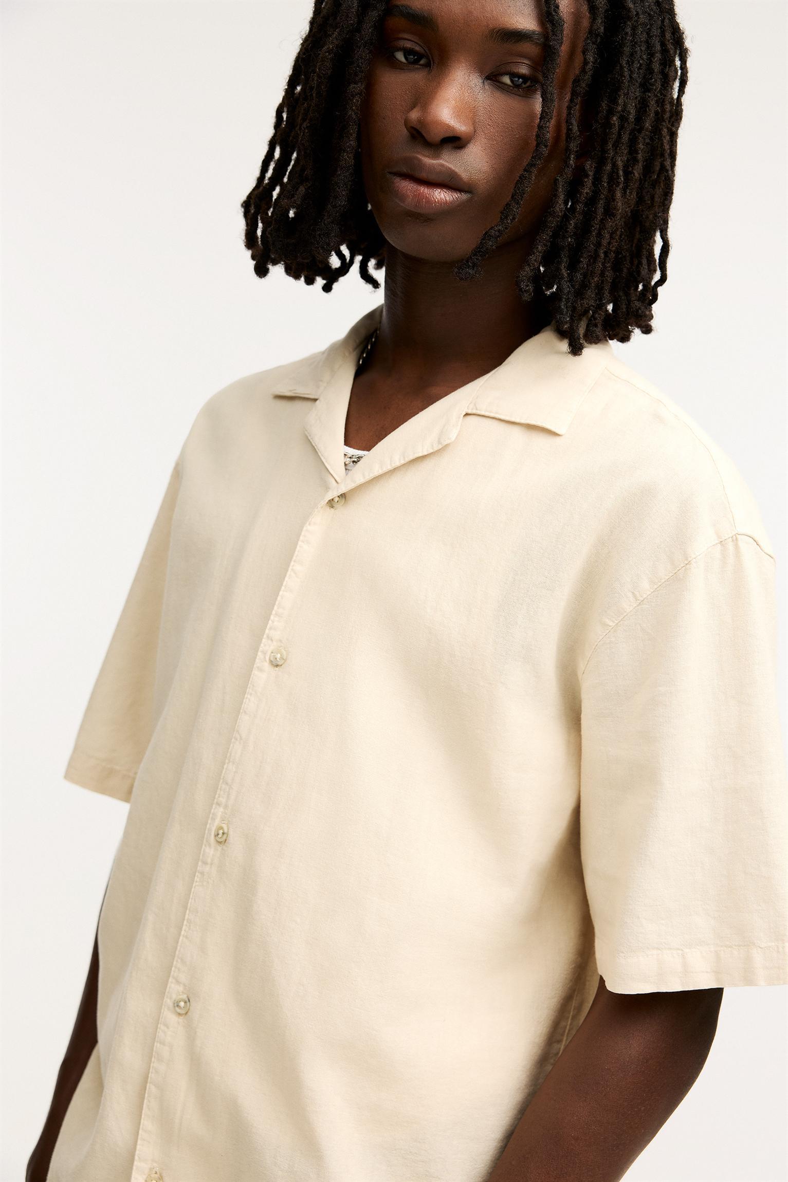 Basic short sleeve linen blend shirt Product Image