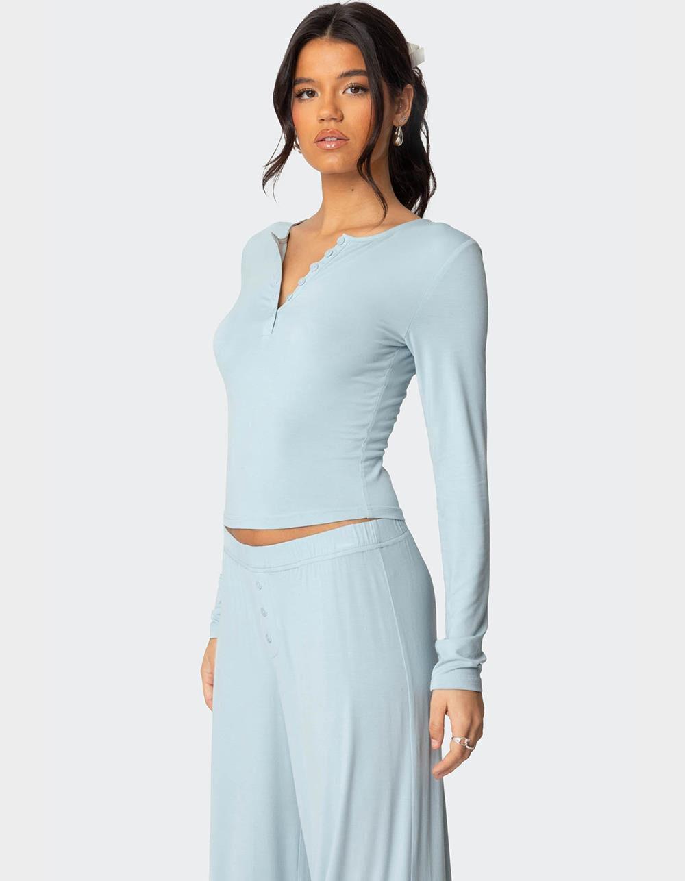 EDIKTED Kait Henley Top Product Image