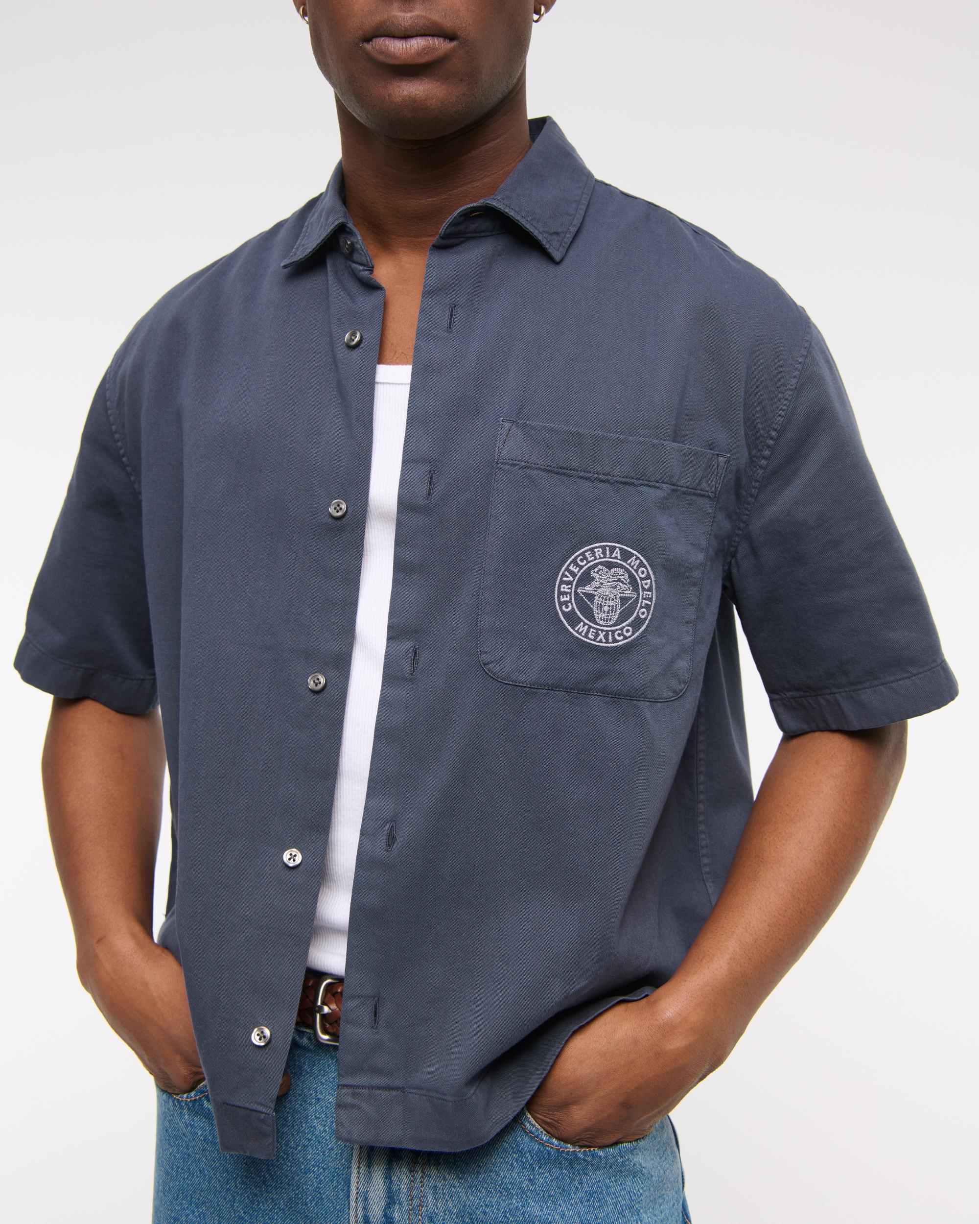 Short-Sleeve Cropped Modelo Workwear Button-Up Shirt Product Image