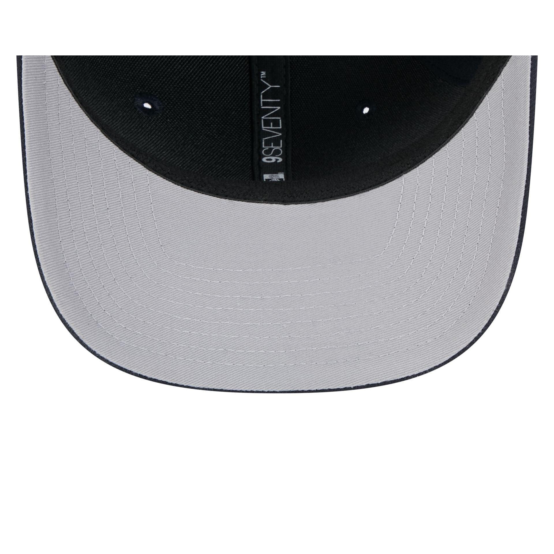 Boston Red Sox Circle Patch 9SEVENTY Stretch-Snap Hat Male Product Image