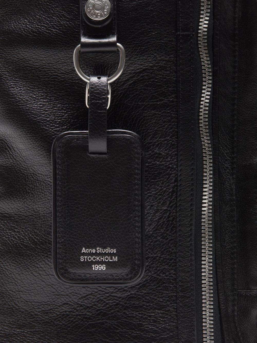 zip-fastening leather shoulder bag Product Image