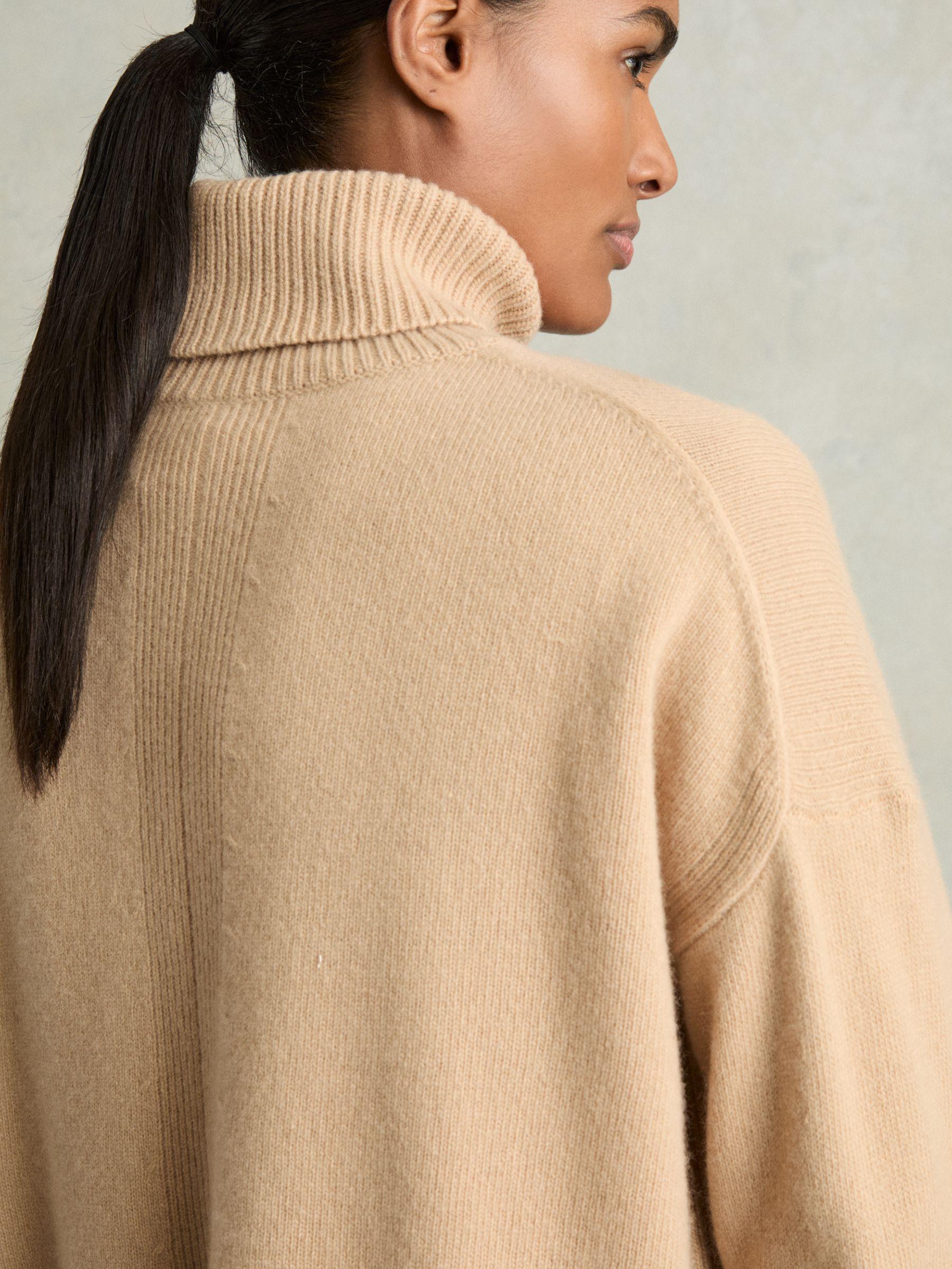 Casual Wool-Cashmere Roll Neck Jumper in Camel Product Image