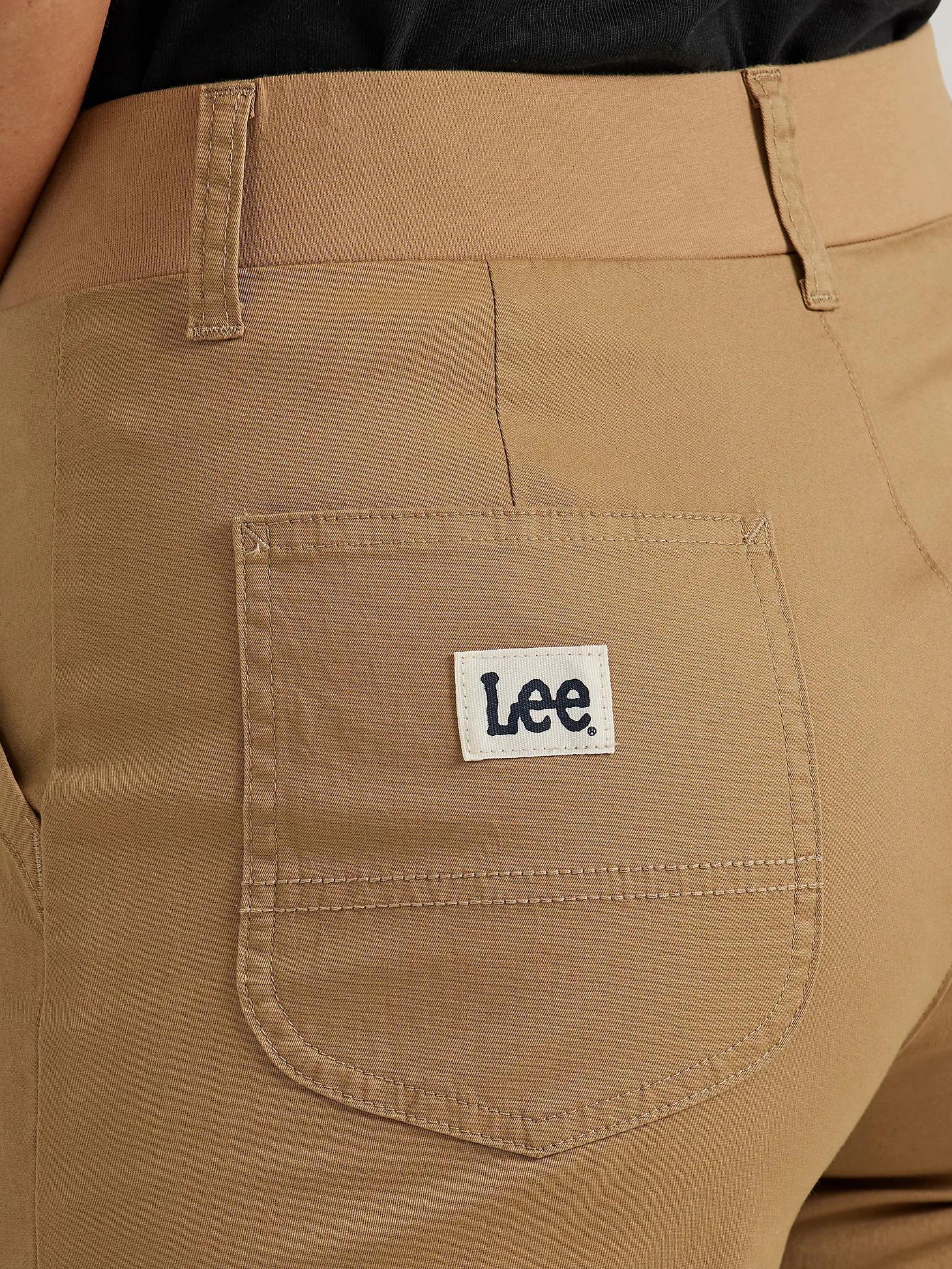Women's Ultra Lux Comfort with Flex-to-Go Relaxed Fit Utility Skimmer | Women's Capris & Crops | Lee® Product Image
