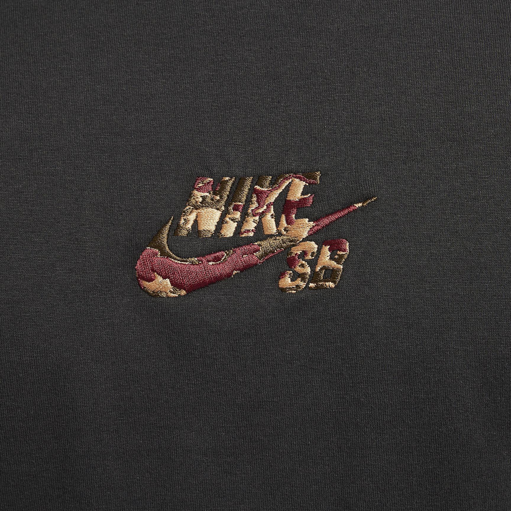 Mens Nike Sportswear Max90 T-Shirt | FZ7981-023 Product Image