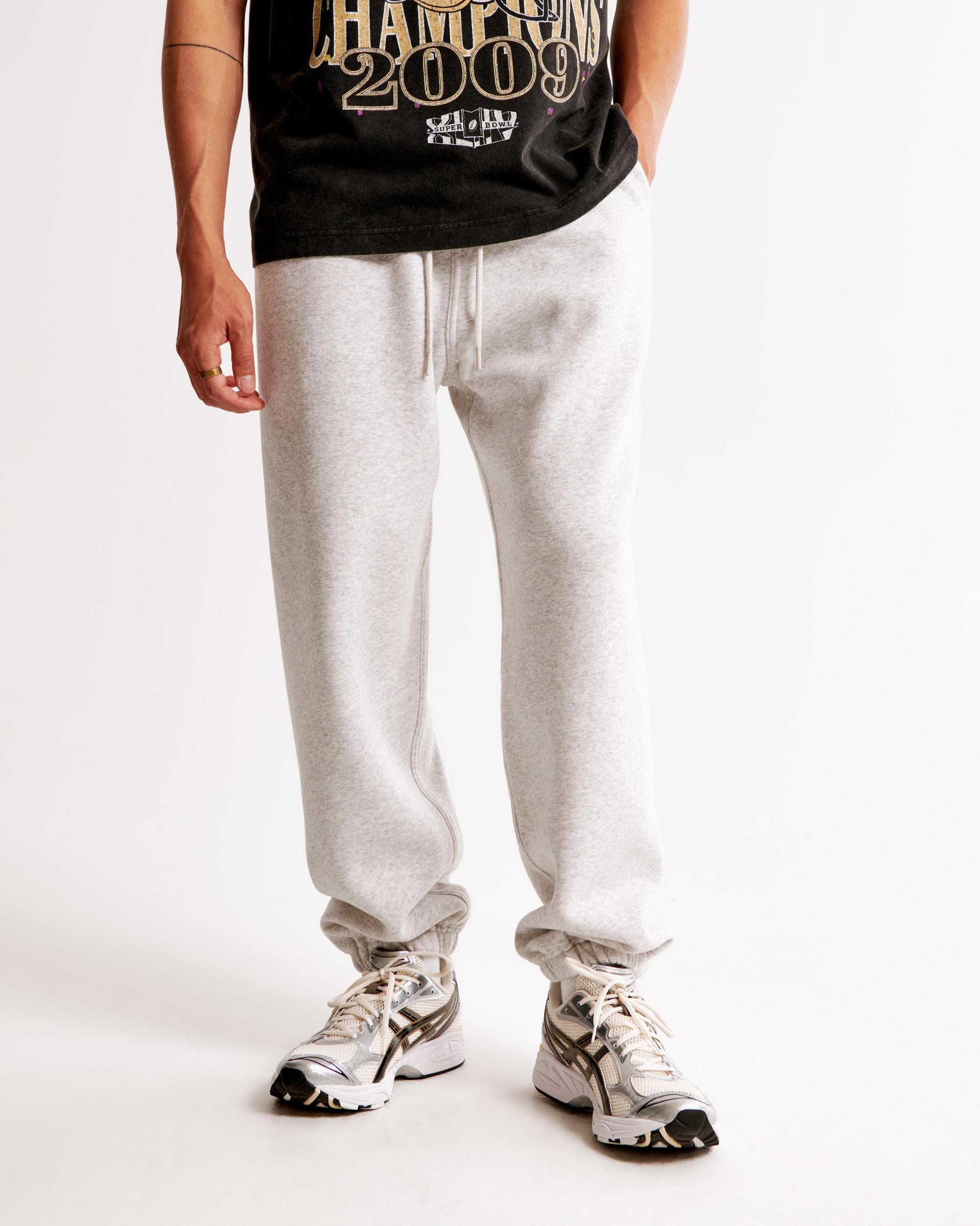 Essential Baggy Sweatpant Product Image