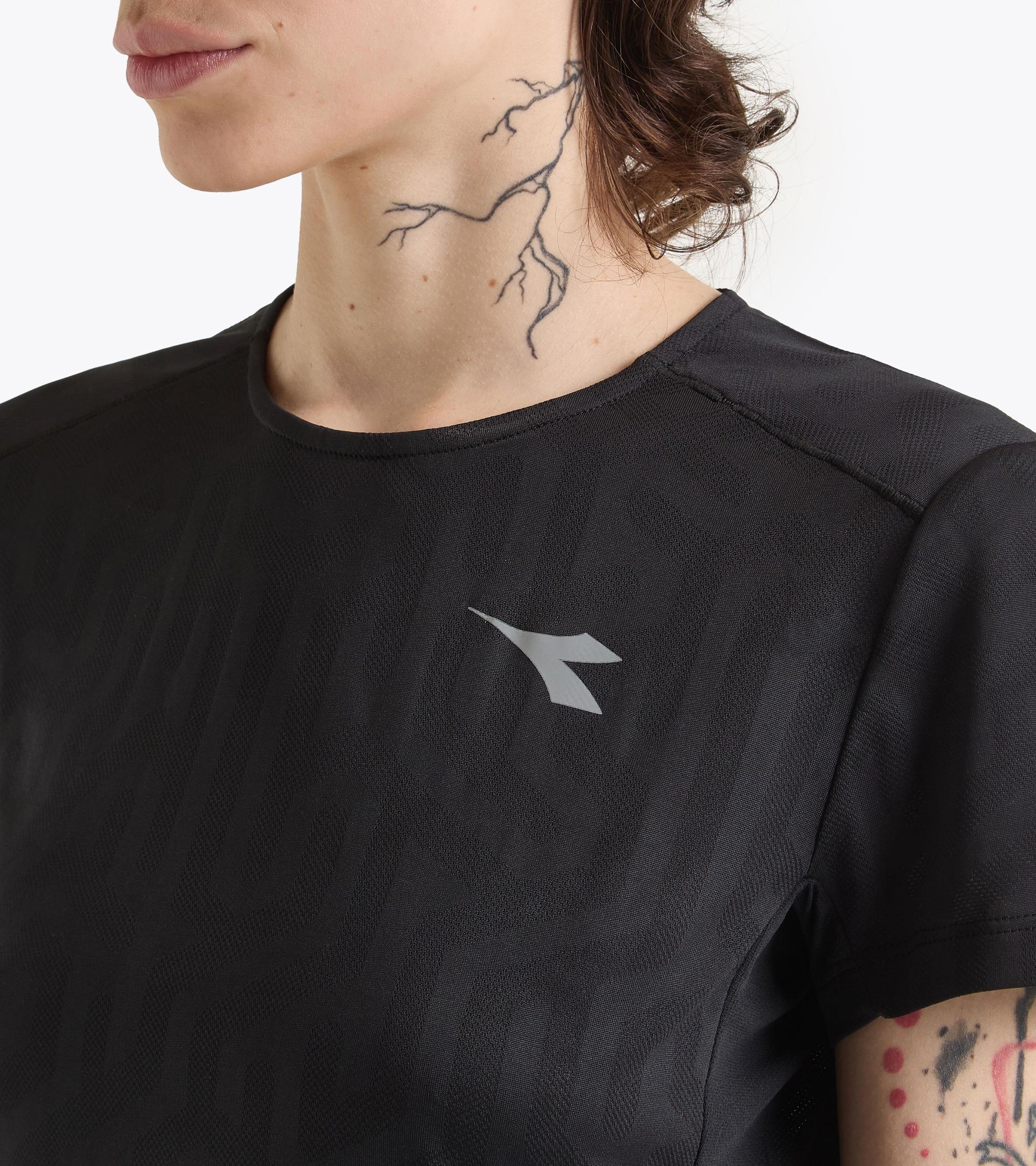 L. SUPER LIGHT SS T-SHIRT Product Image