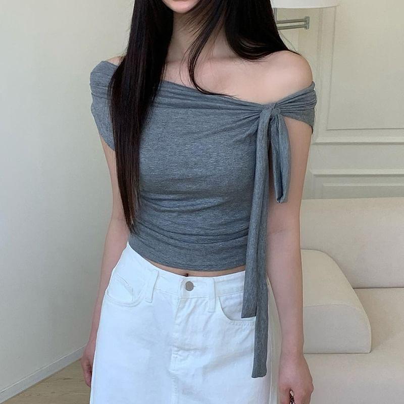 Short Sleeve / Long Sleeve Off-Shoulder Knotted Slim-Fit Crop Top Product Image