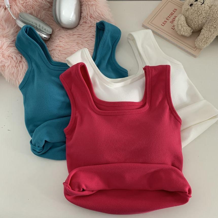 Scoop Neck Plain Padded Crop Tank Top Product Image