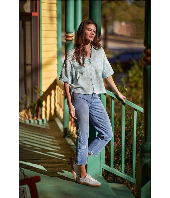 Code Bleu Chelsea Floral Embroidered High Rise Straight Leg Capri Jean Product Image