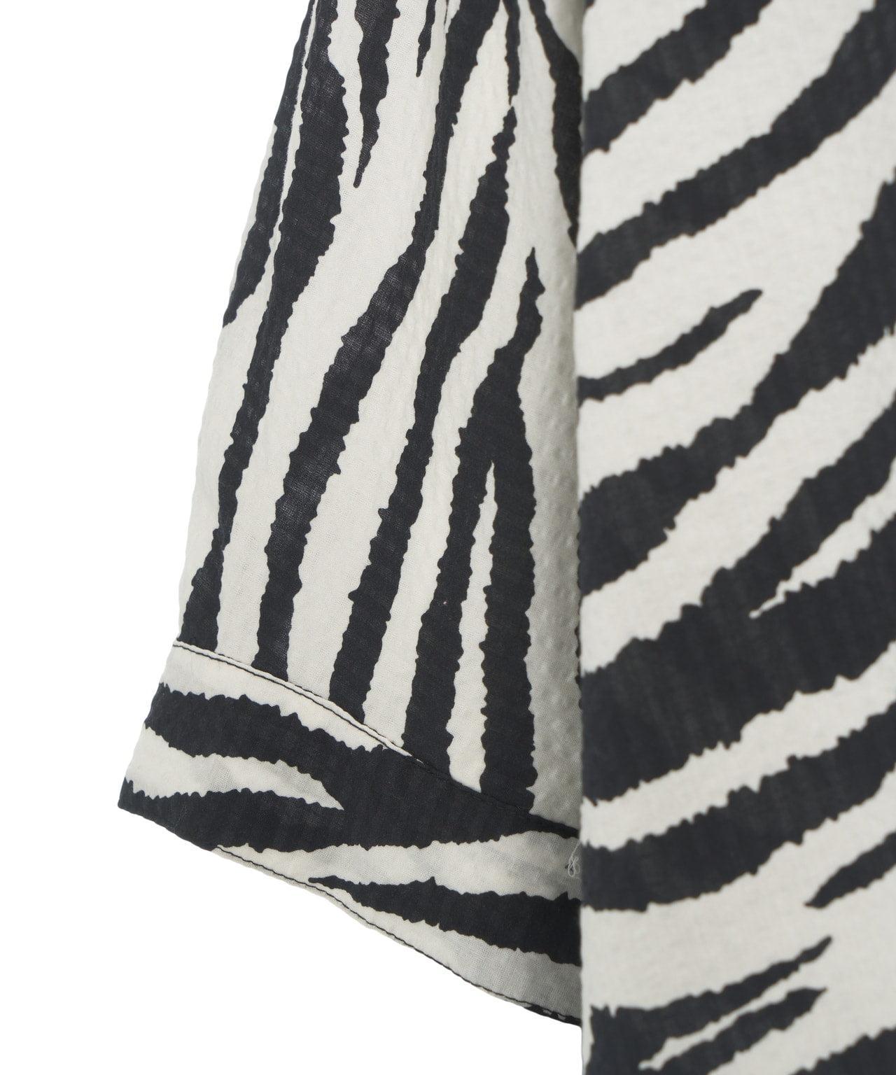 Oversize animal print blouse Product Image