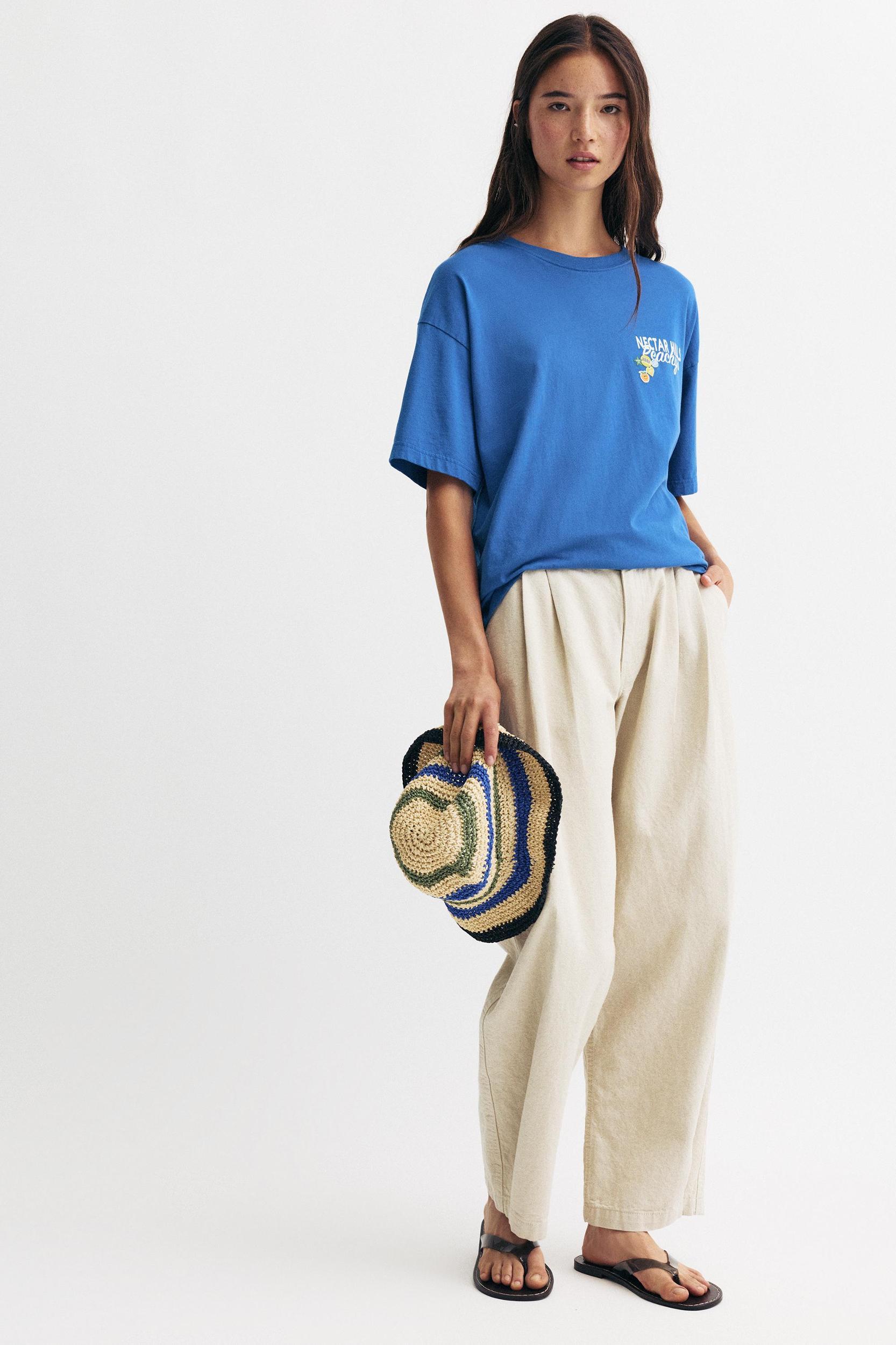 T-shirt with peaches Product Image