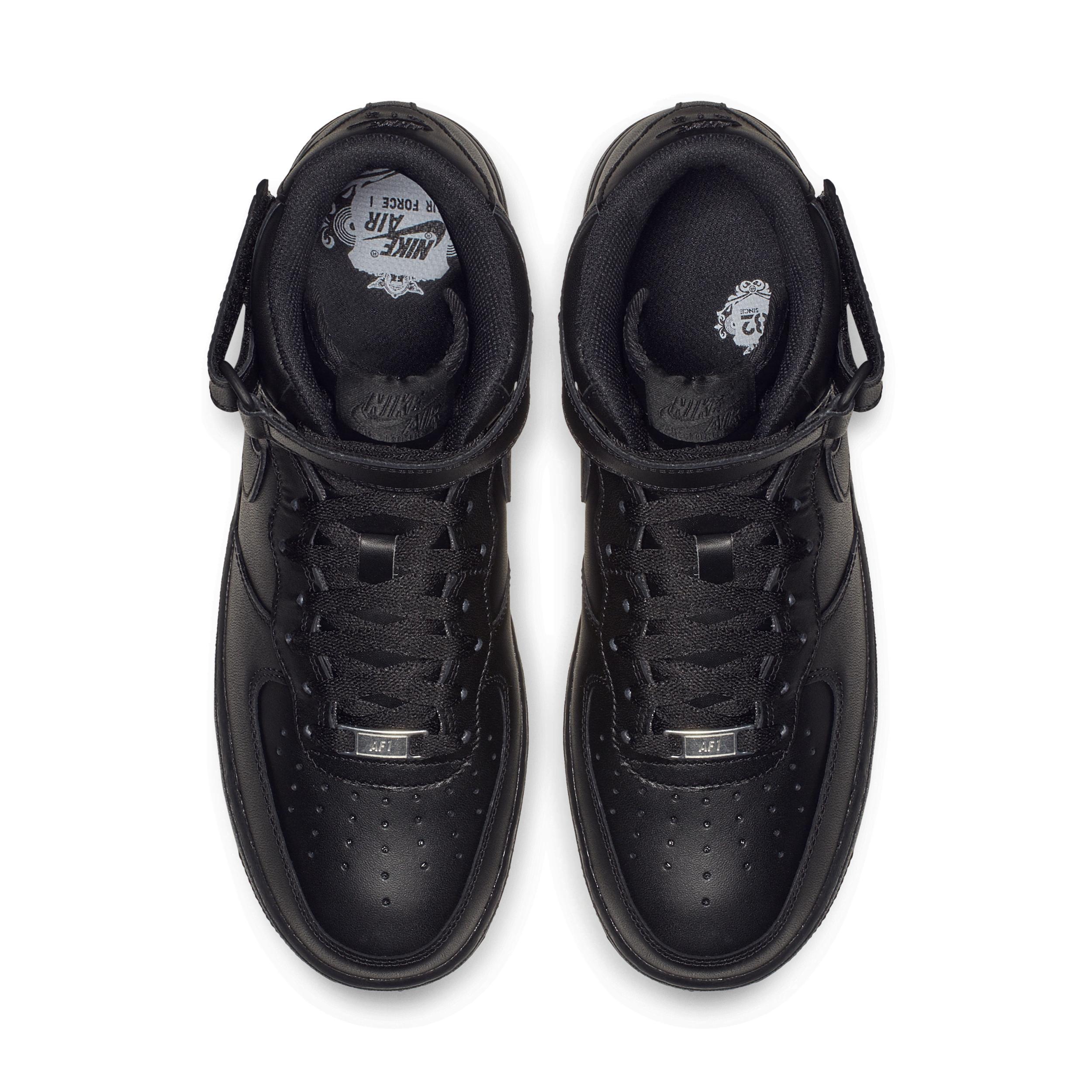 Nike Men's Air Force 1 Mid '07 Shoes Product Image