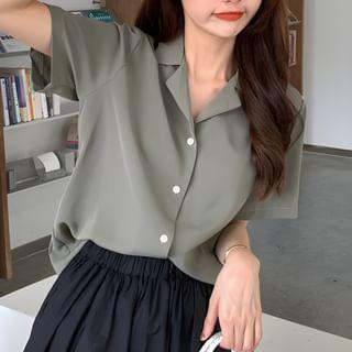 Short-Sleeve Collared Button-Up Blouse Product Image