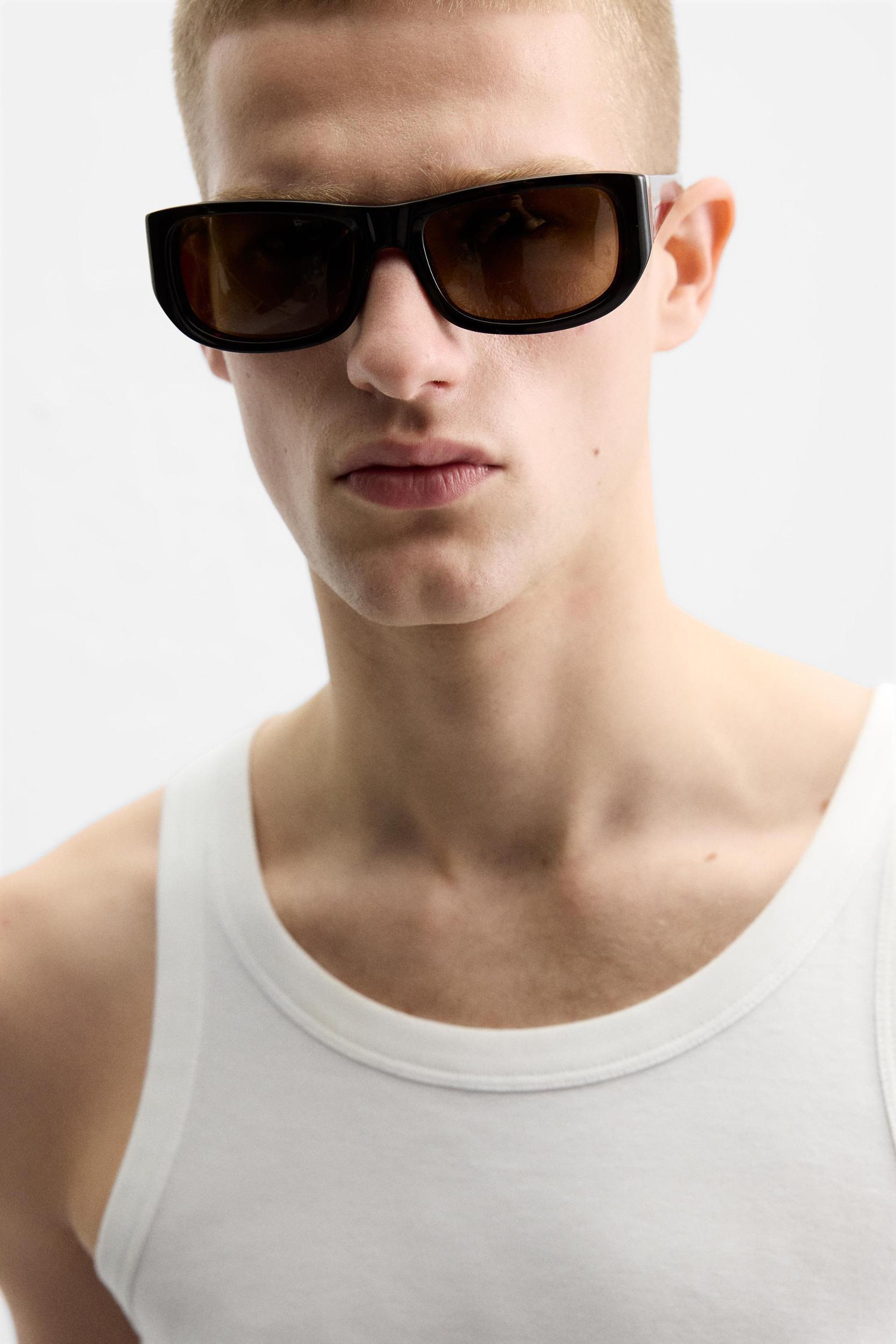 TANK TOP Product Image