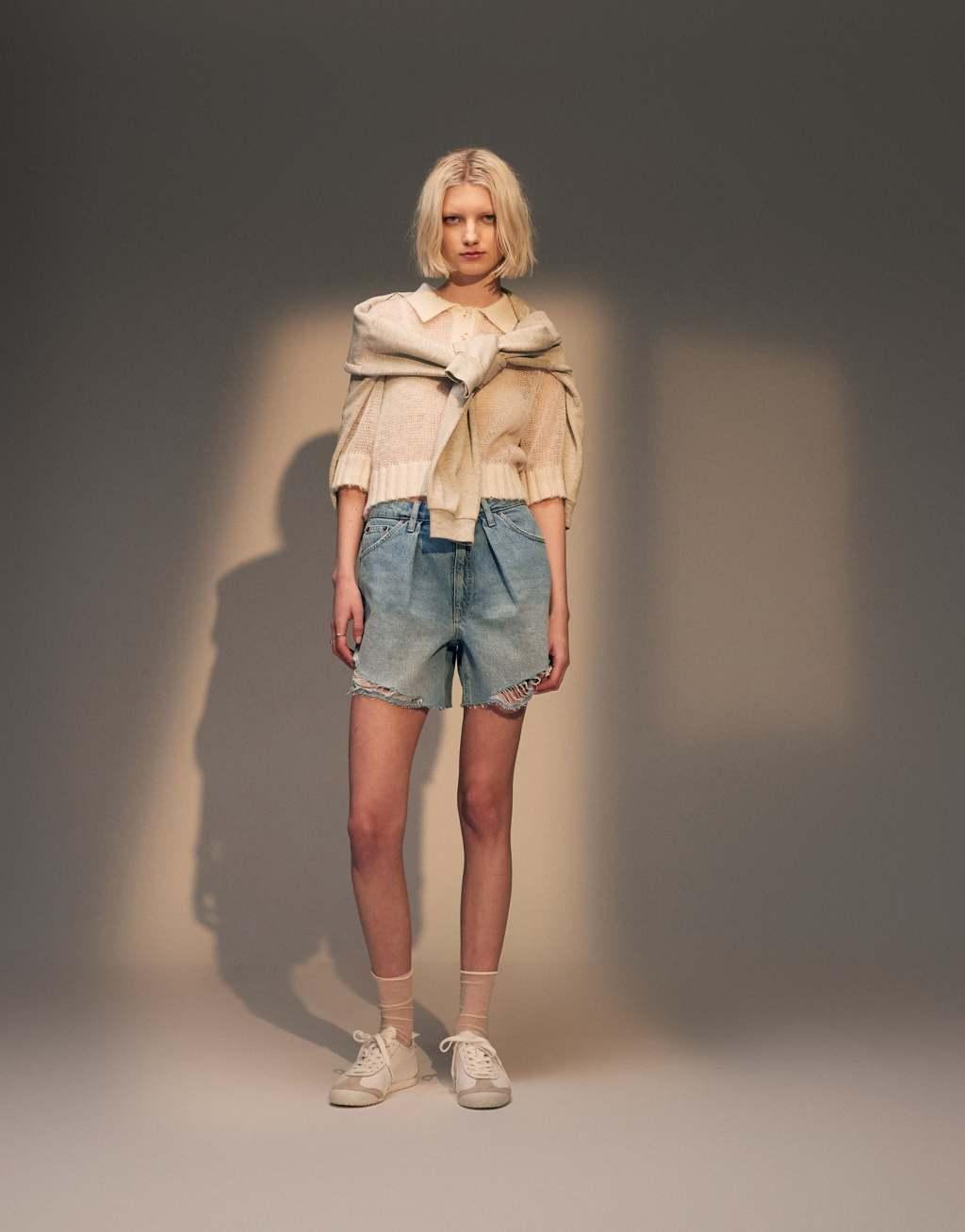 Topshop denim pleated shorts Product Image