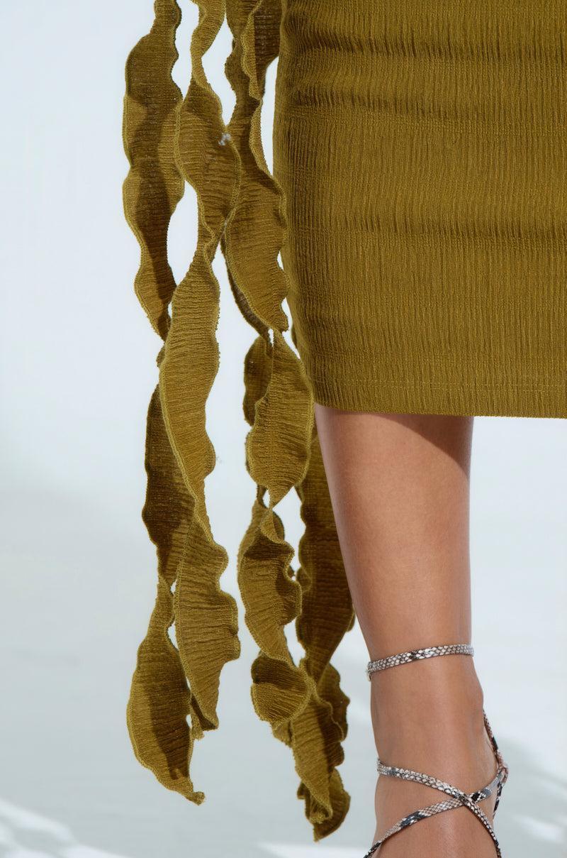 GET LIKE ME BACKLESS MIDI DRESS IN GREEN Product Image