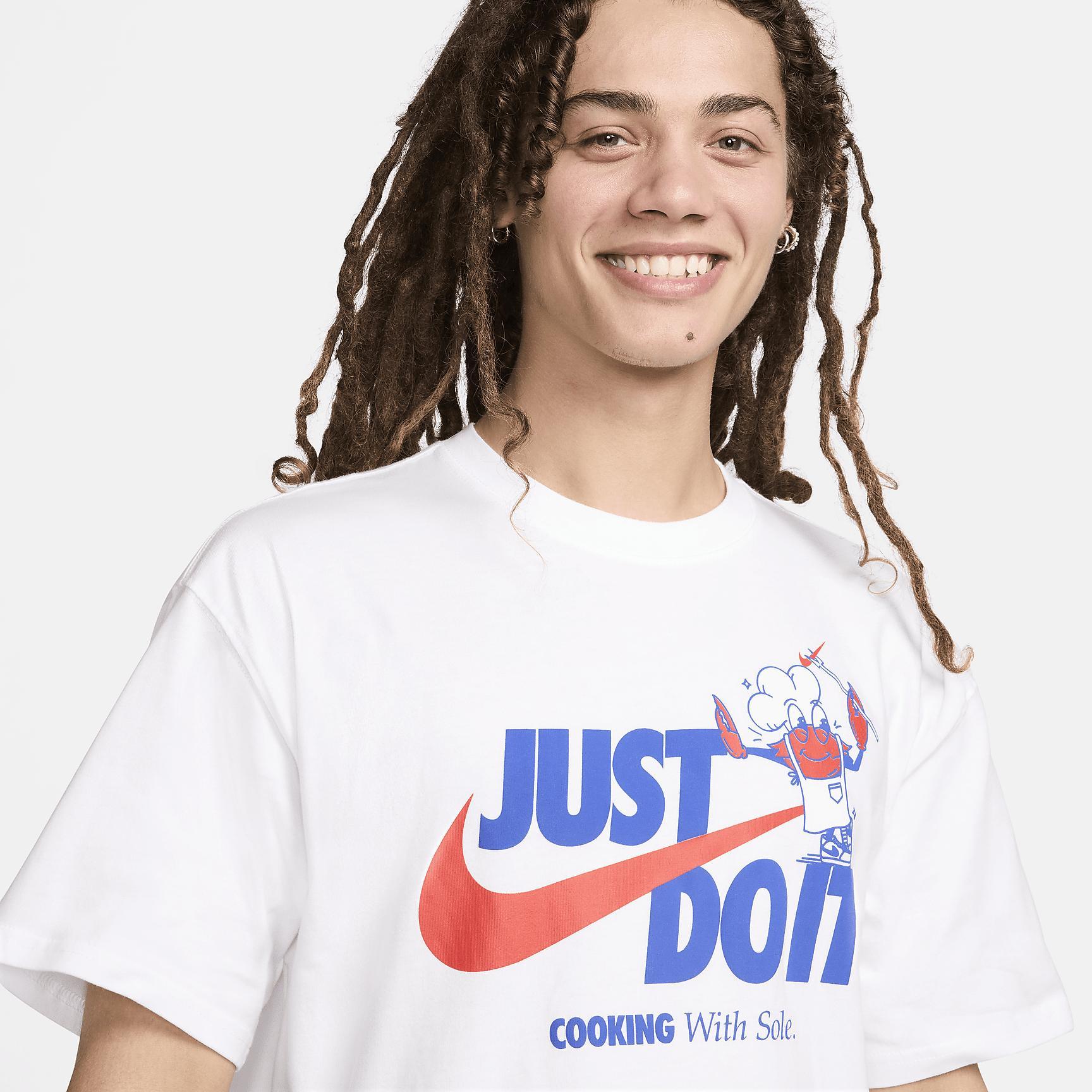 Men's Nike Sportswear Max90 T-Shirt Product Image