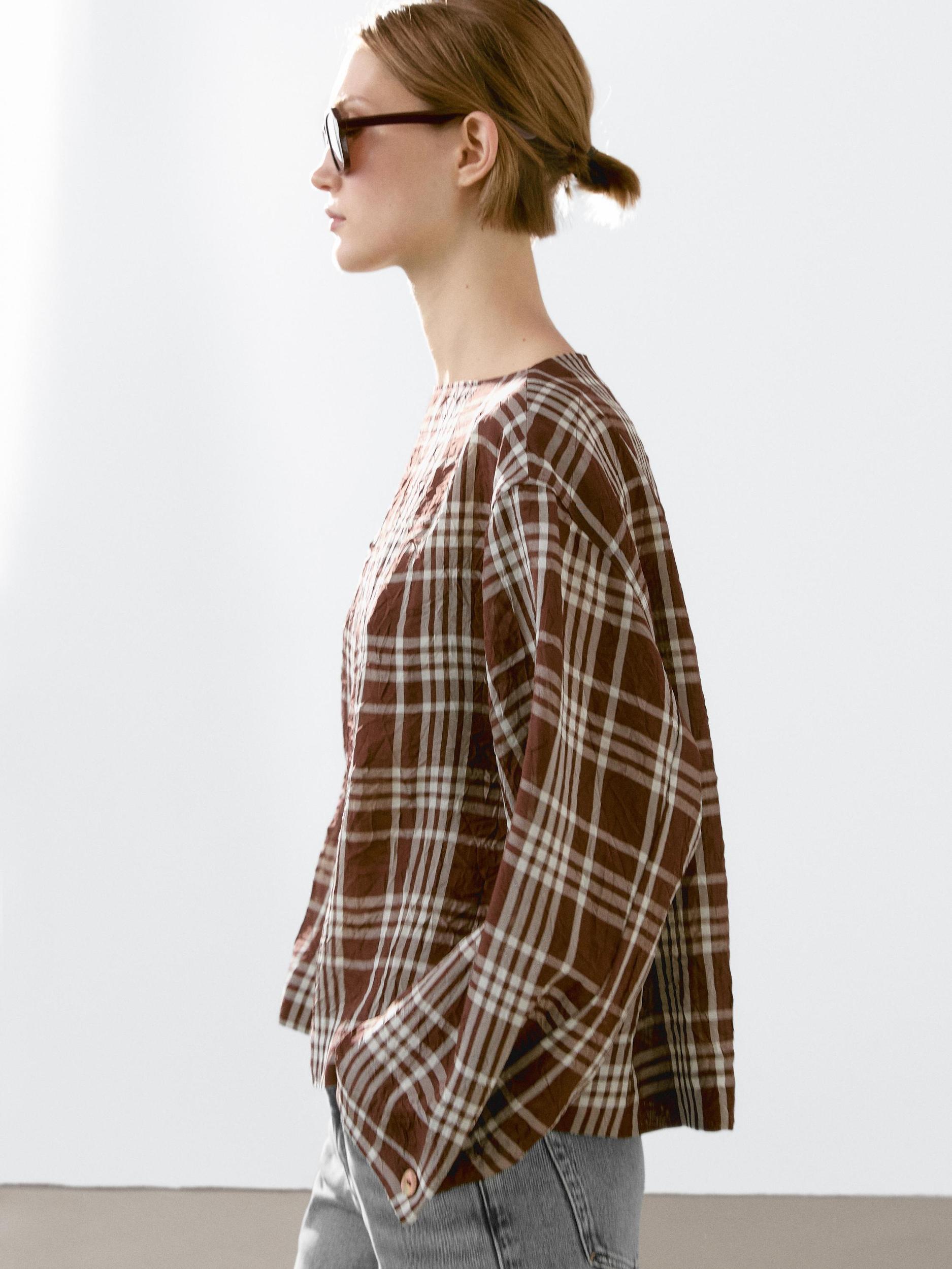 Flowing check blouse Product Image