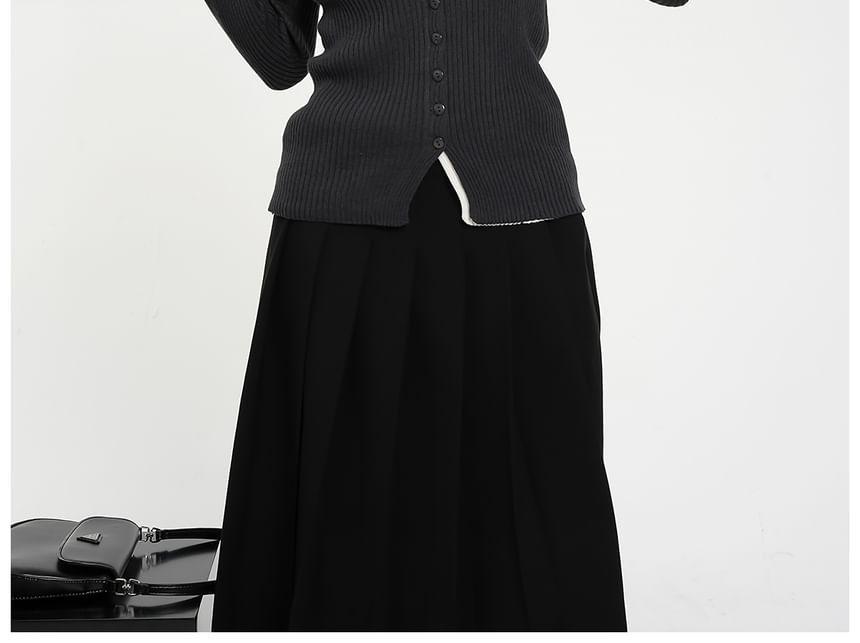 V-Neck Long Sleeve Ribbed Knitted Cropped Cardigan Product Image