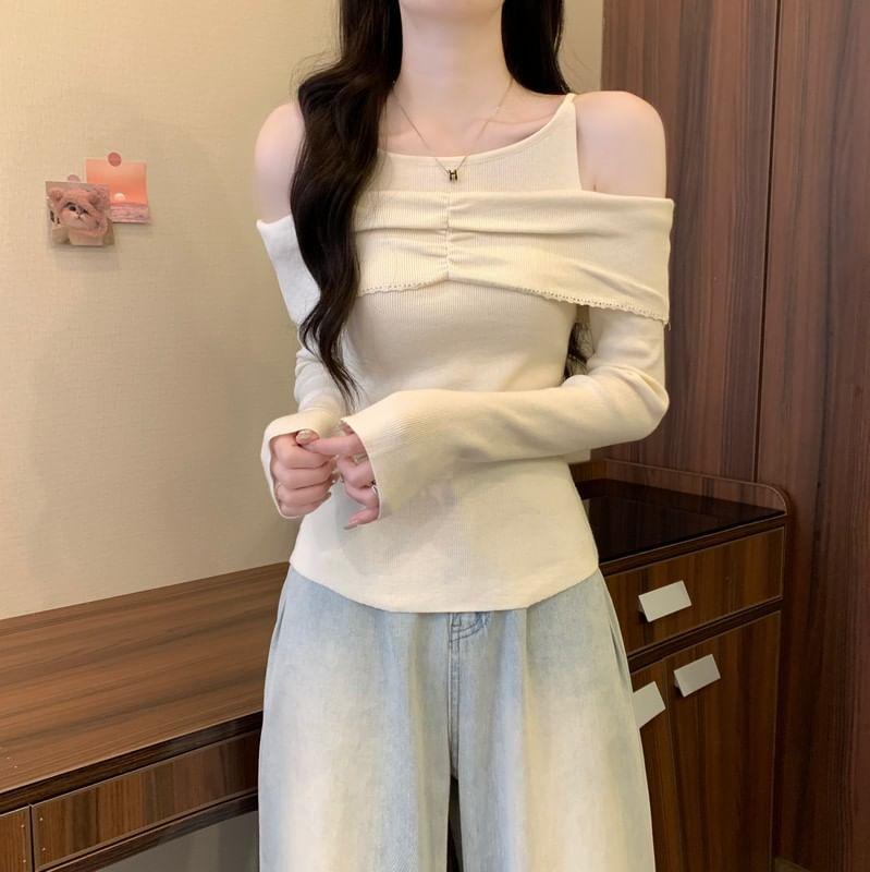 Long-Sleeve Crew Neck Cold Shoulder Mock Two-Piece Plain Ruched Knit Top Product Image