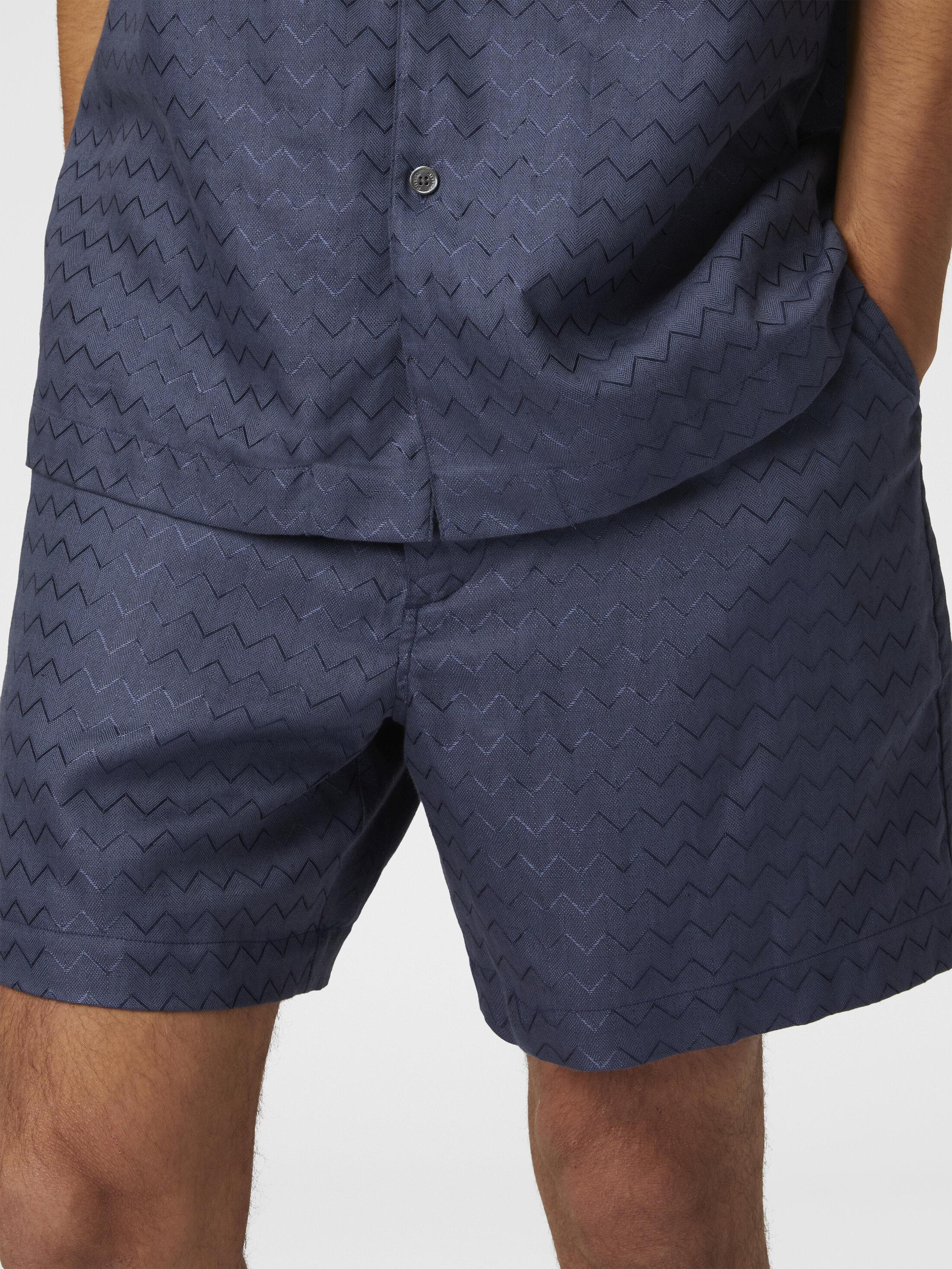 Tailored shorts in cotton, viscose and linen with shiny zigzag pattern Product Image