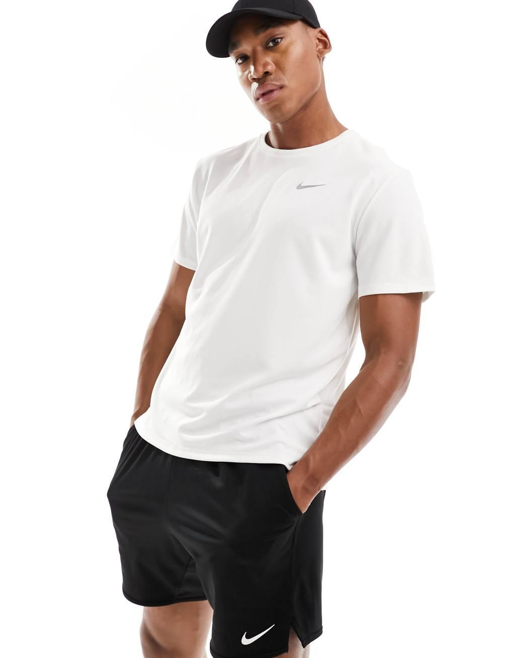 Nike Running Miler Dri-FIT T-shirt in white Product Image
