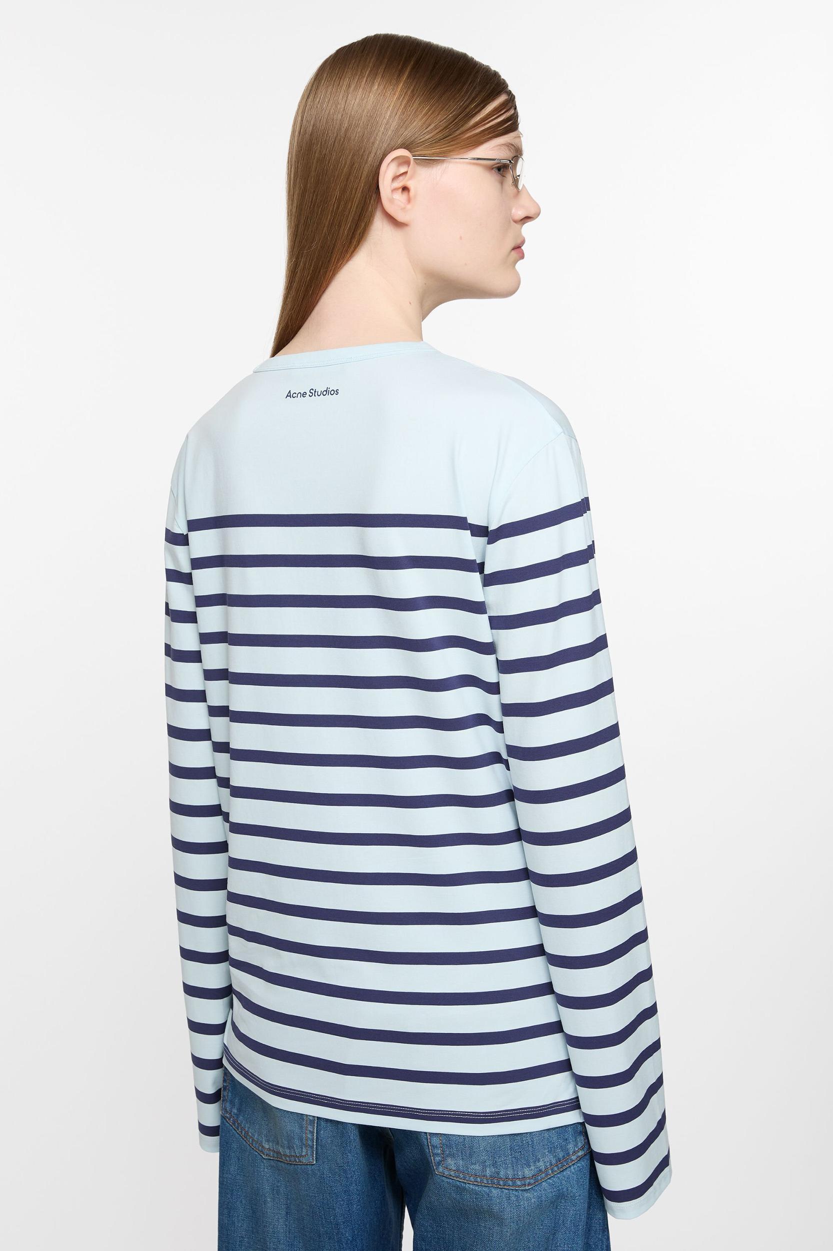 Long sleeve t-shirt Product Image