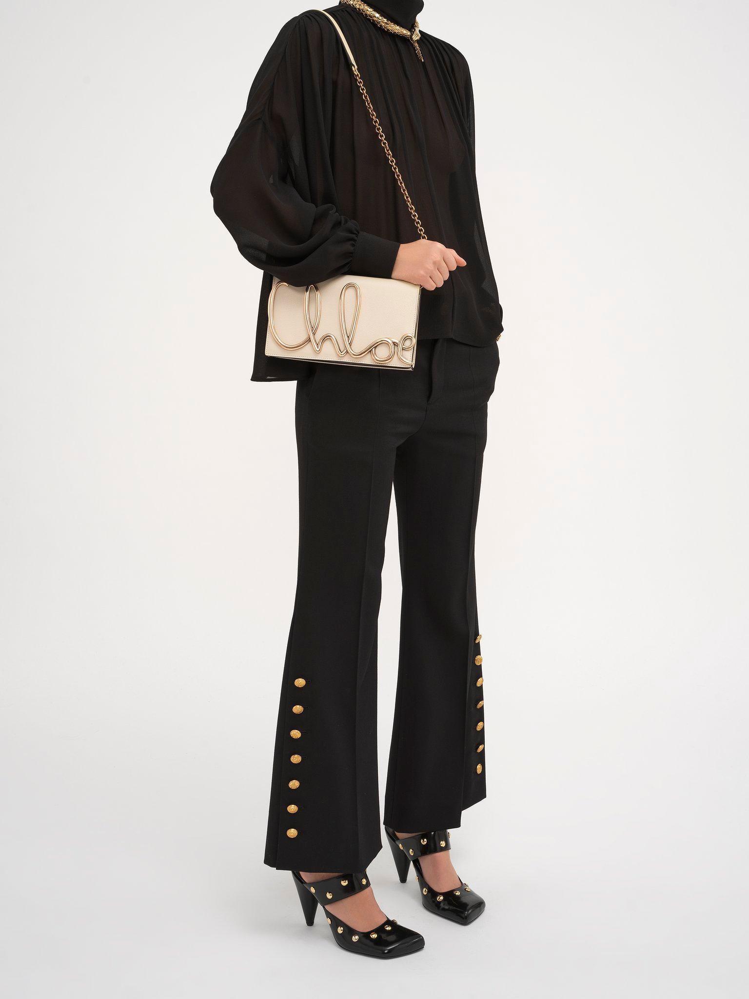 The Chloé Iconic crossbody bag in soft leather Product Image