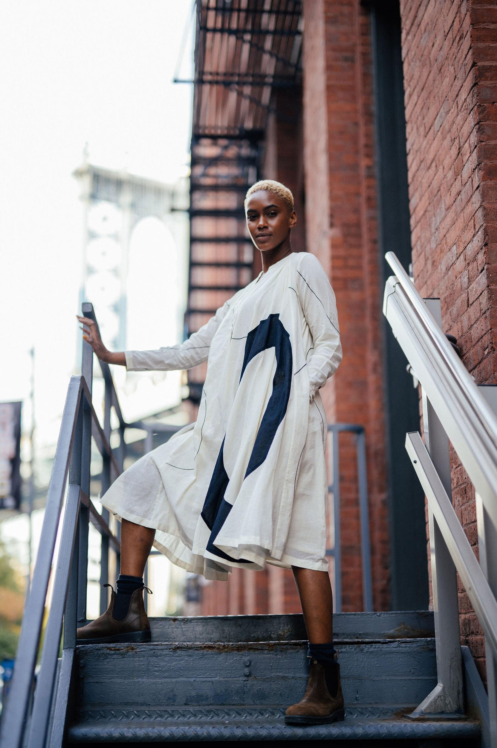 Colour-block midi dress Product Image