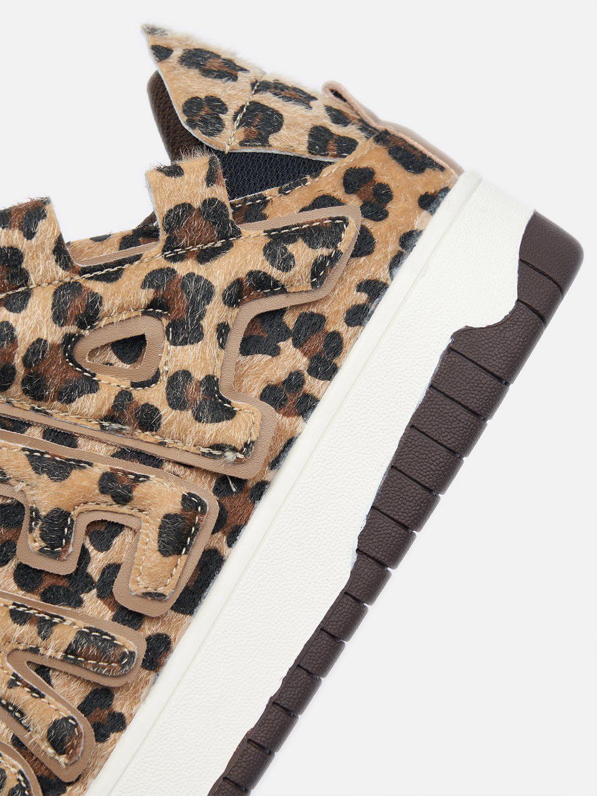 StarryClimb Leopard Skate Shoes Product Image