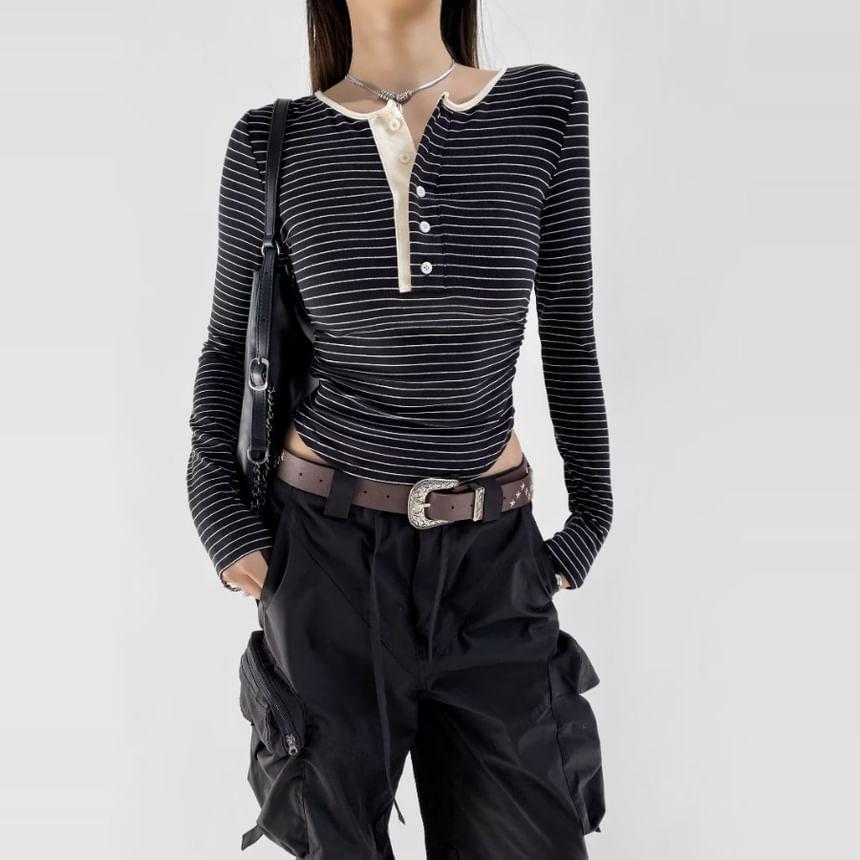 Long Sleeve Henley Neck Plain Ruched Cropped T-Shirt Product Image