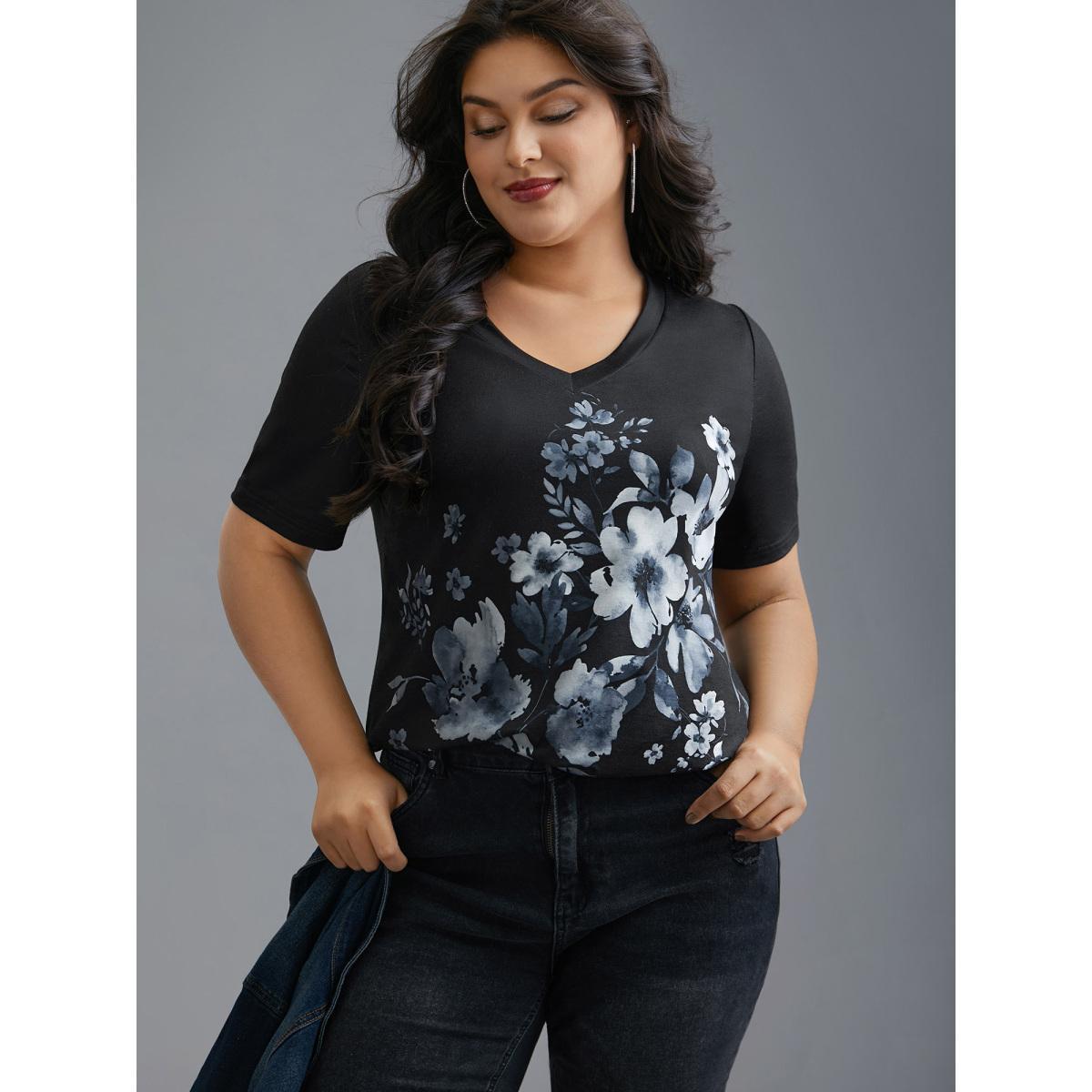 Plus Size V-Neck Floral Print Fitted T-Shirt Black Women Casual Non Natural Flowers V-neck Everyday T-shirts BloomChic 22-24/3X Product Image