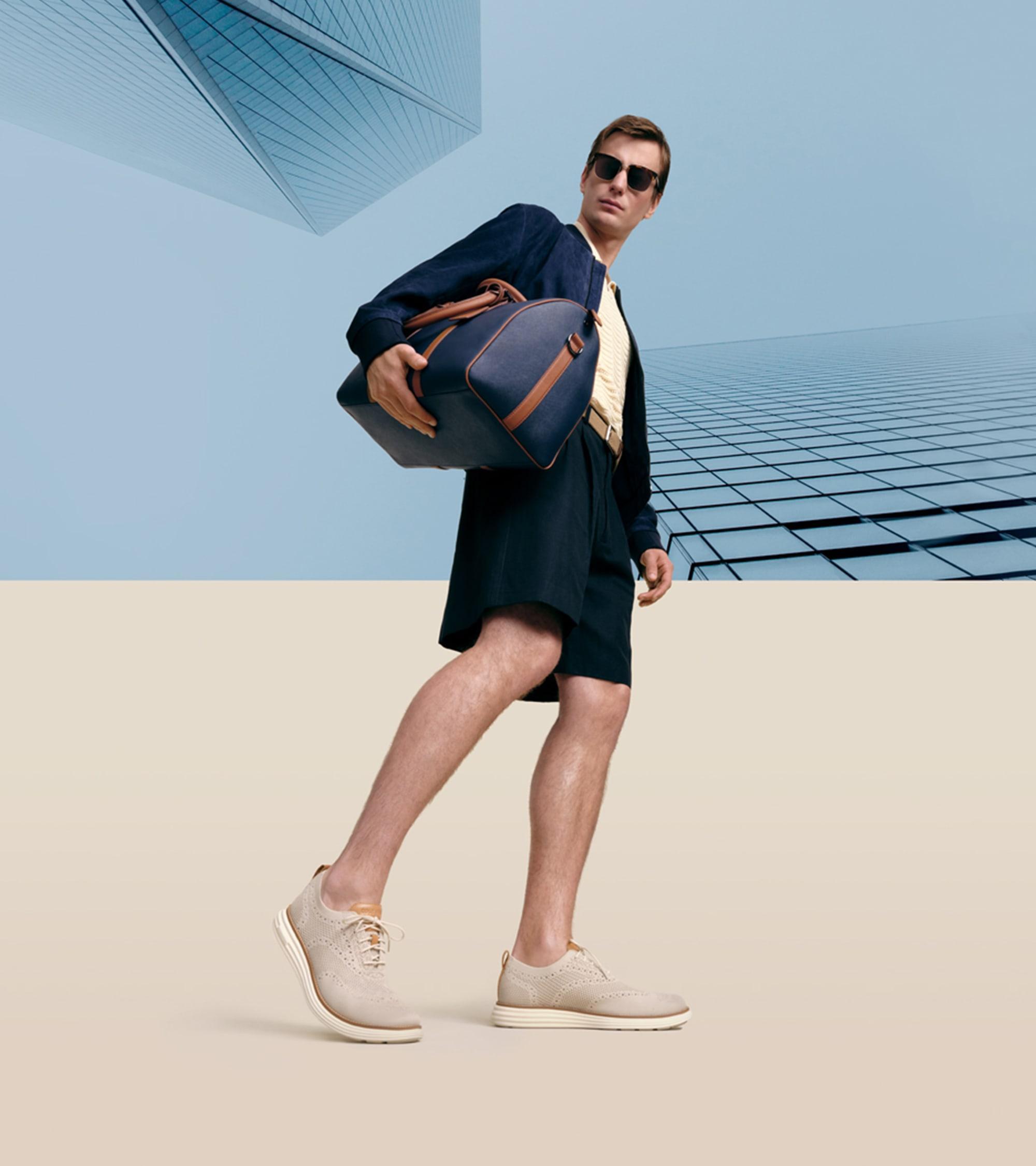 Men's Central Sling Bag Product Image