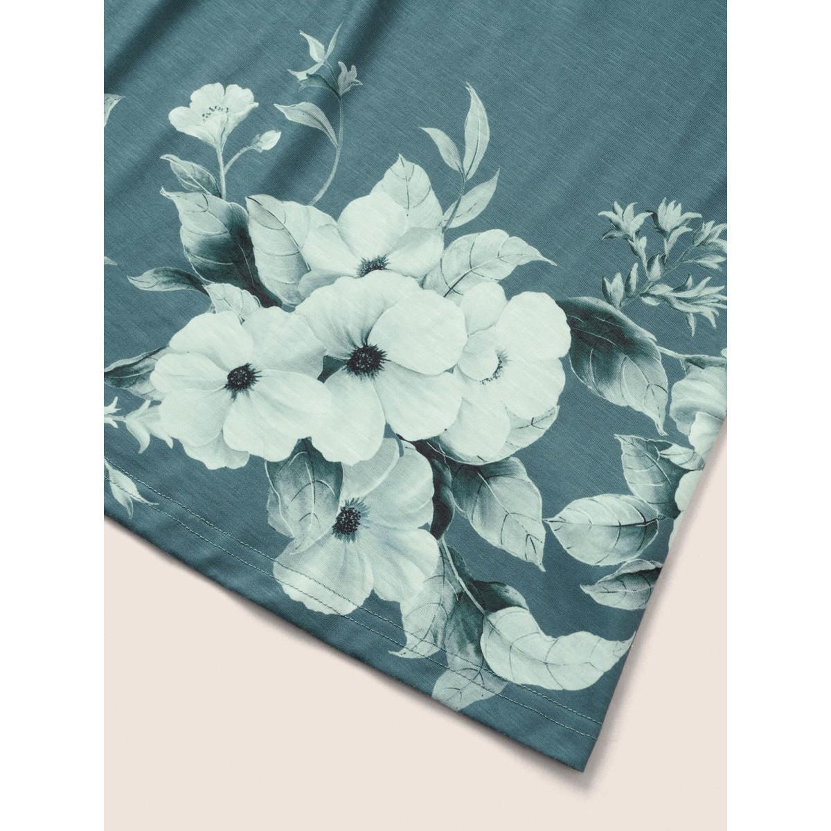 Plus Size Boho Print Contrast Notched Tank Top Women Green Elegant Gathered Notched collar Everyday Tank Tops Camis BloomChic 22-24/3X Product Image