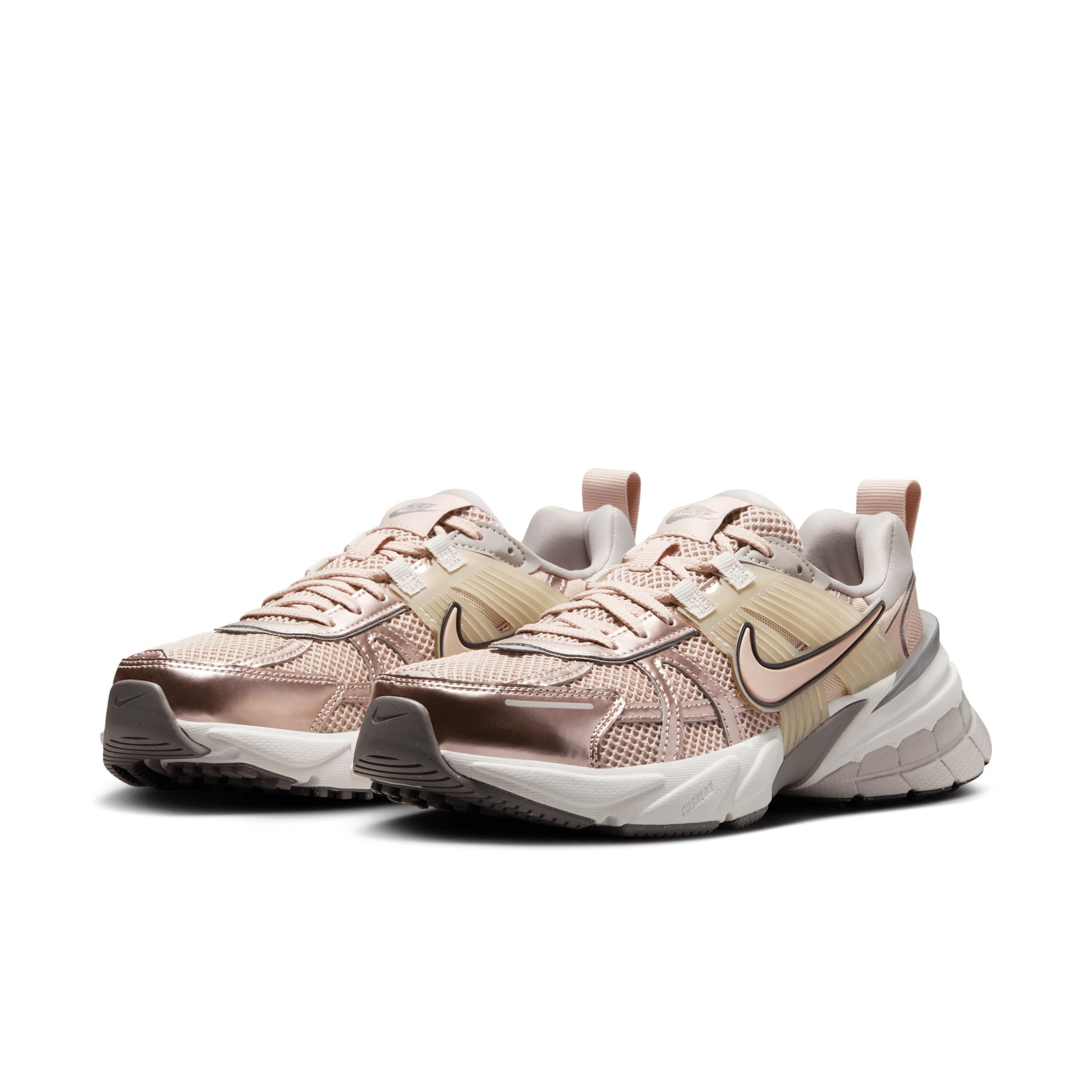 Nike Women's V2K Run Shoes Product Image