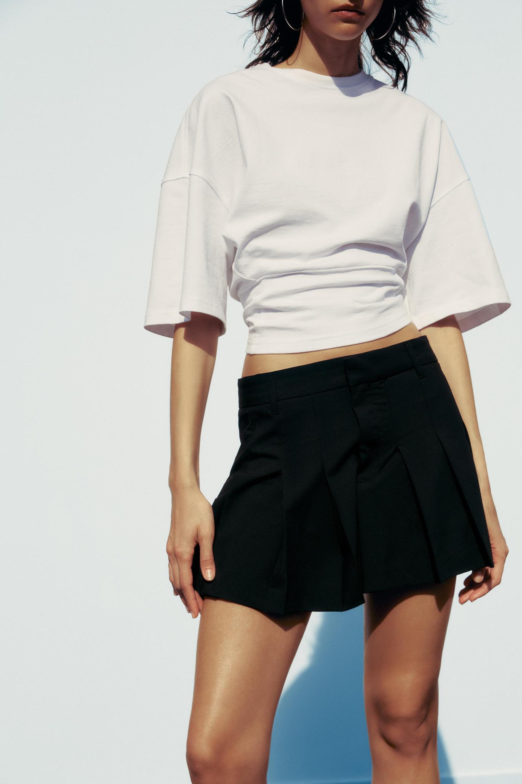 PLEATED SKORT Product Image