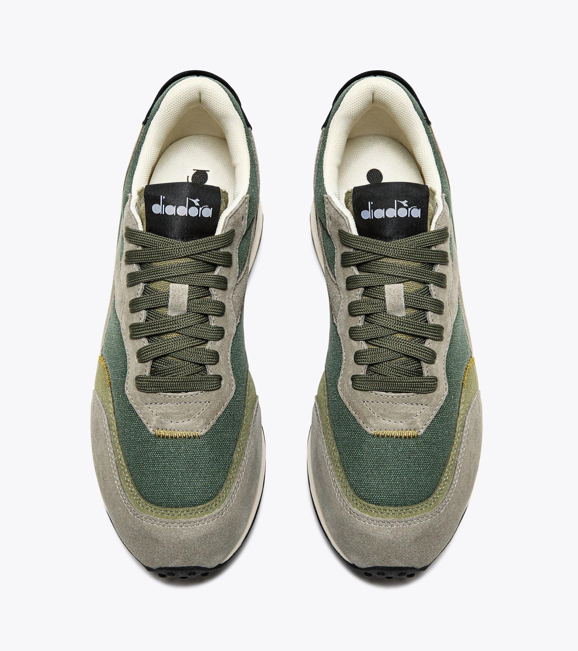 RACE SUEDE SW Product Image