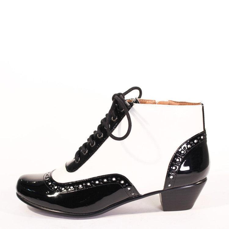 Pearla Retro Booties Product Image