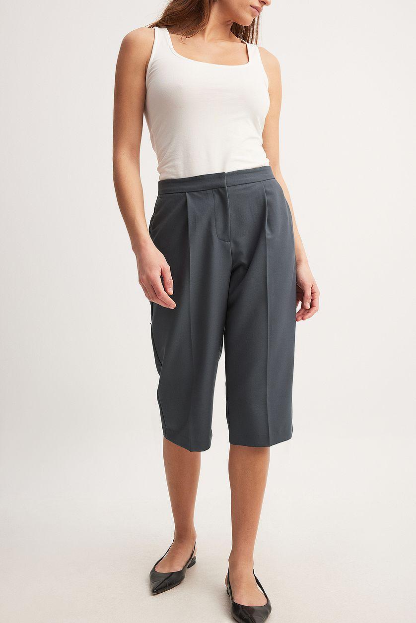 Capri Pants Product Image