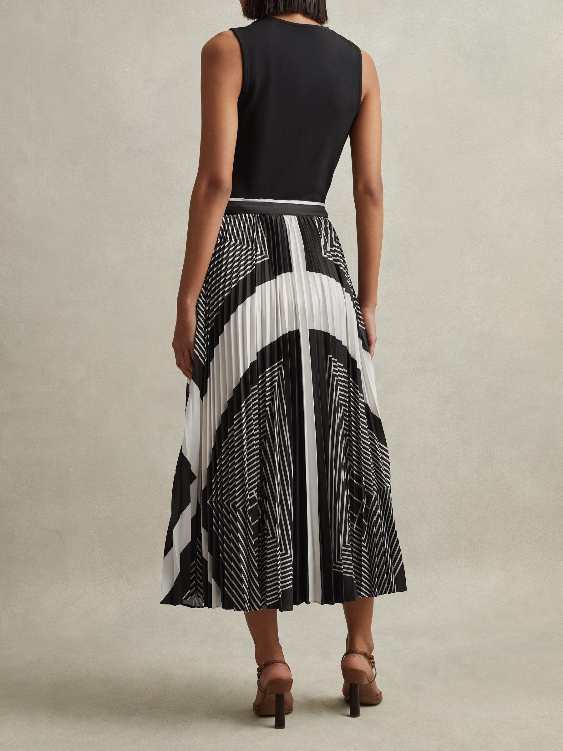 Printed Pleated Midi Skirt in Black/Cream Product Image