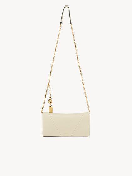 Chloé Spin flap wallet on chain in grained leather Product Image
