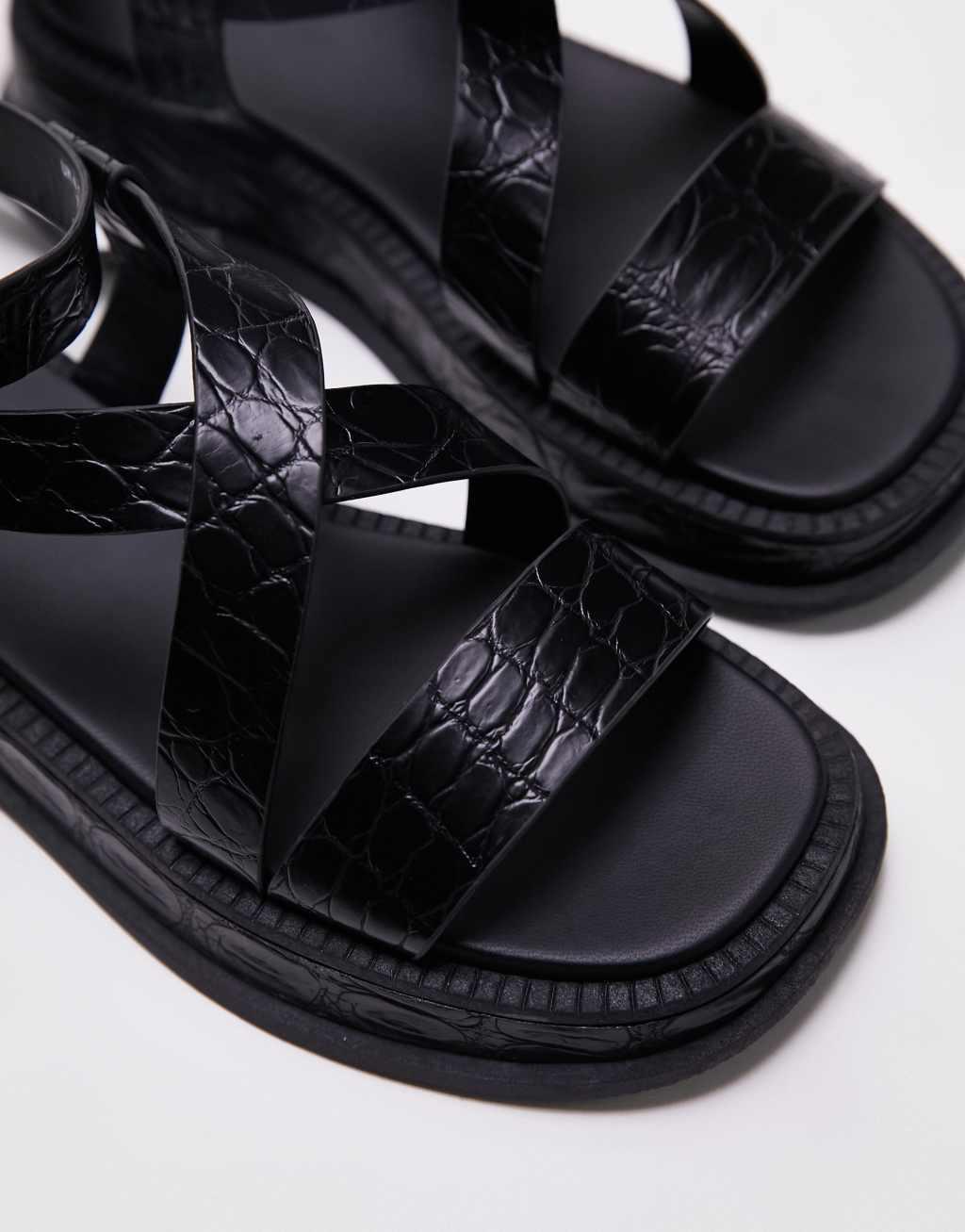 Topshop Jasmine chunky sandal in black Product Image