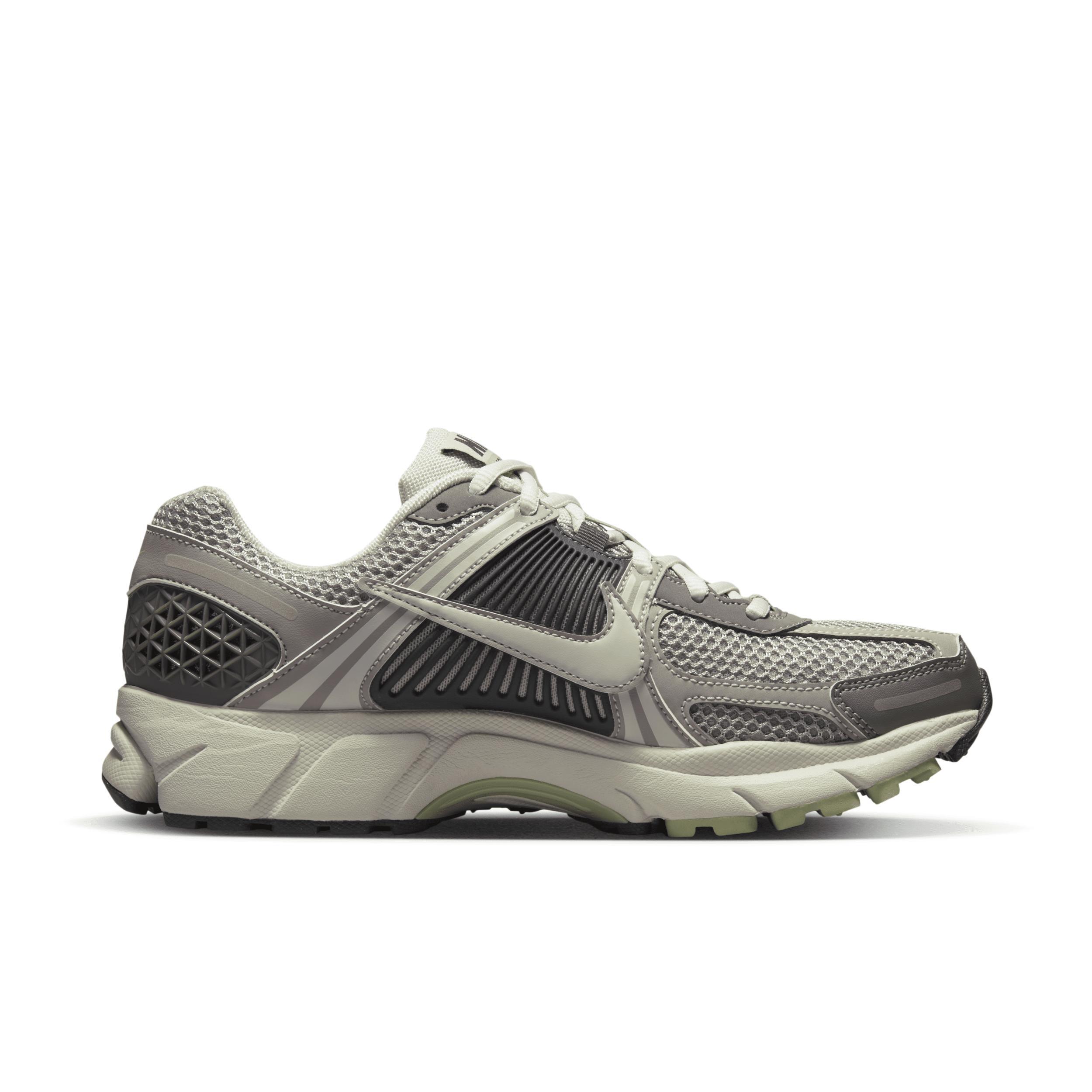 Nike Womens Zoom Vomero 5 Shoes Product Image